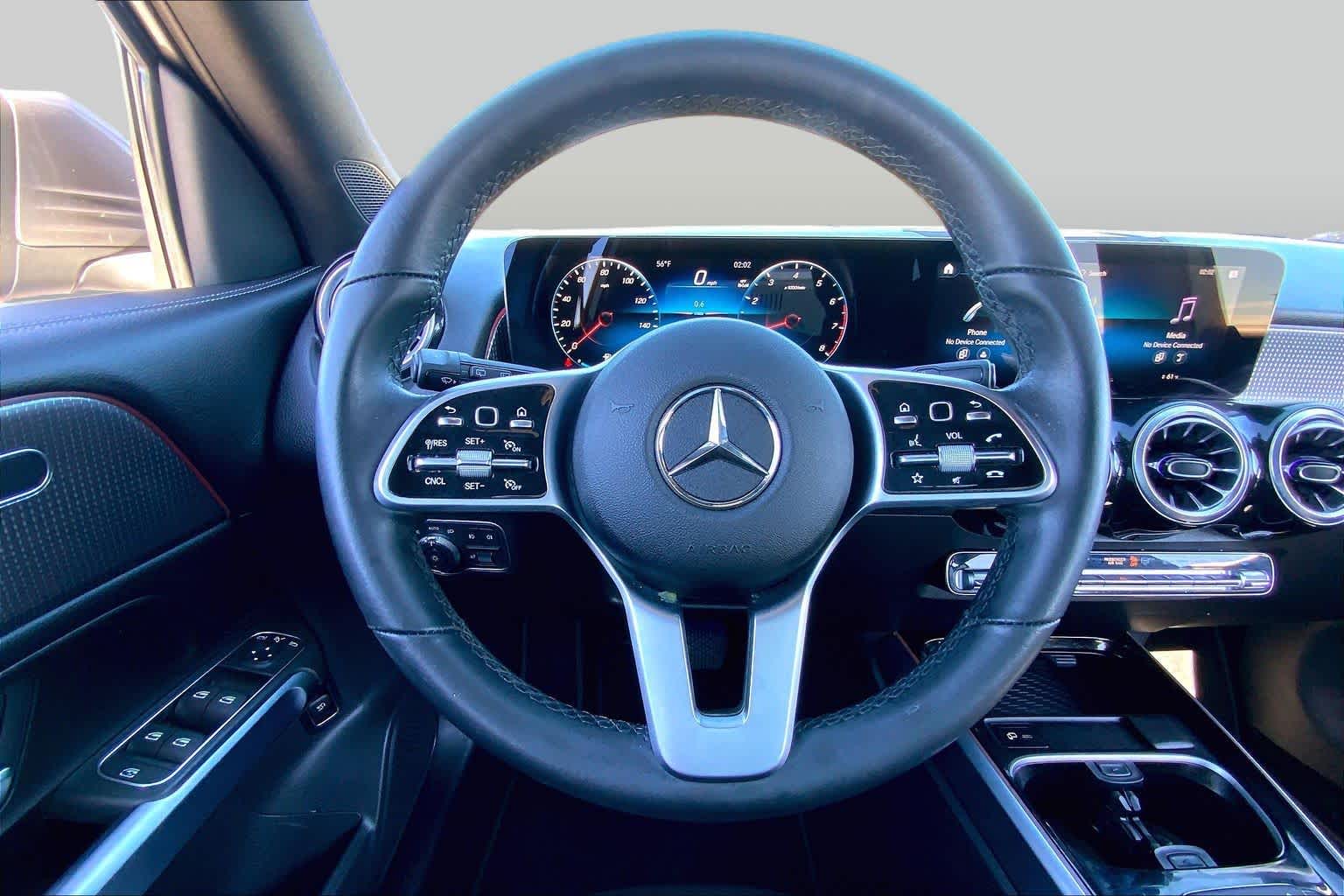 2023 Mercedes-Benz GLB 250 photo 6 of 36