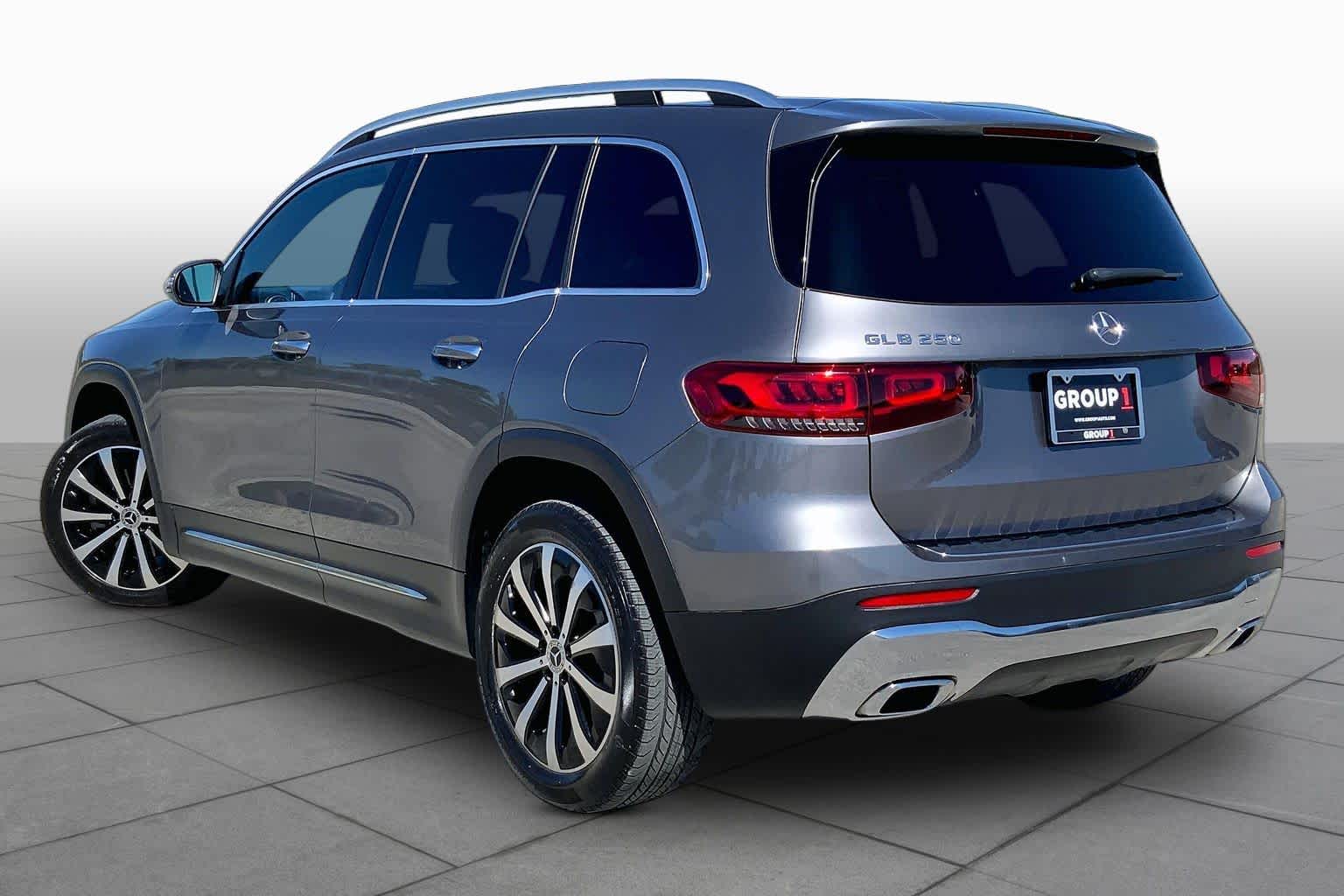 2023 Mercedes-Benz GLB 250 photo 12 of 36