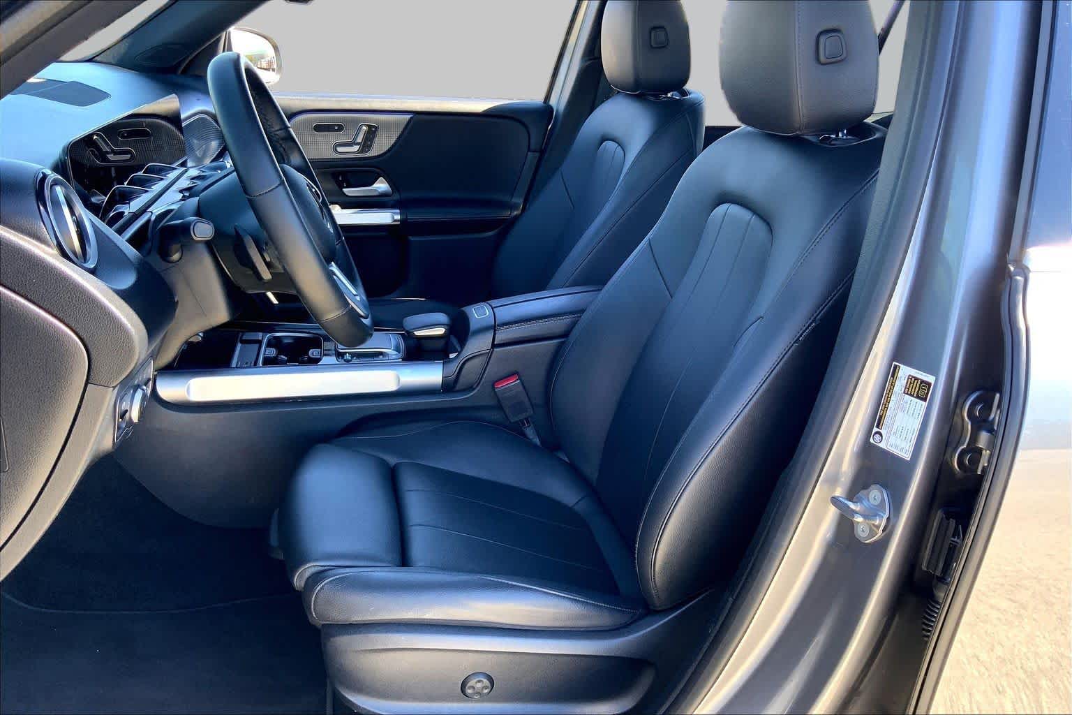 2023 Mercedes-Benz GLB 250 photo 8 of 36