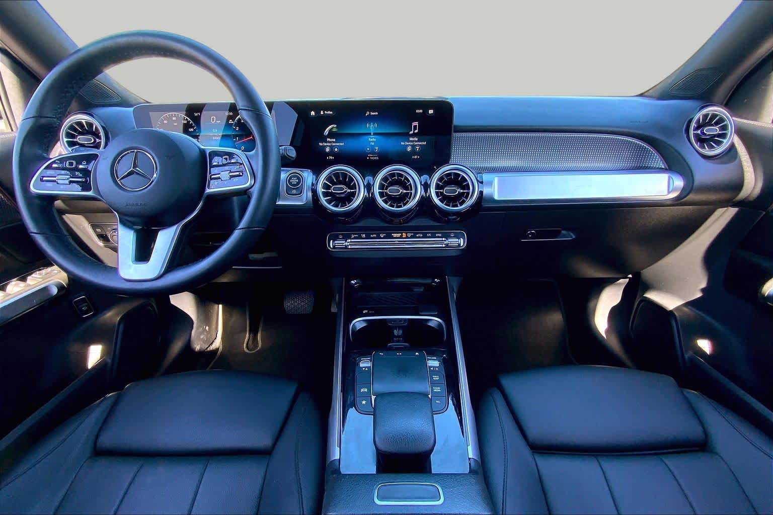 2023 Mercedes-Benz GLB 250 photo 15 of 36