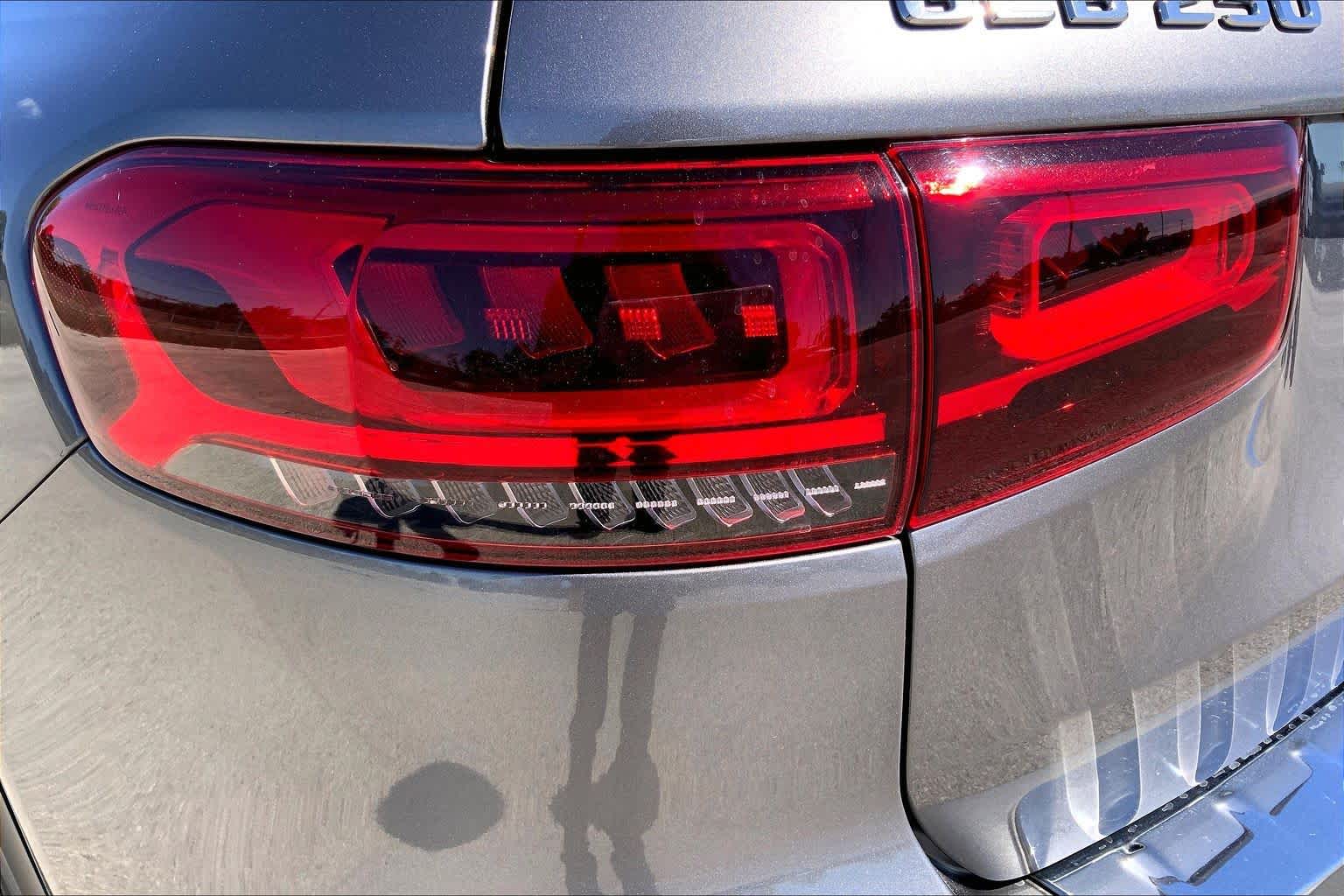 2023 Mercedes-Benz GLB 250 photo 28 of 36