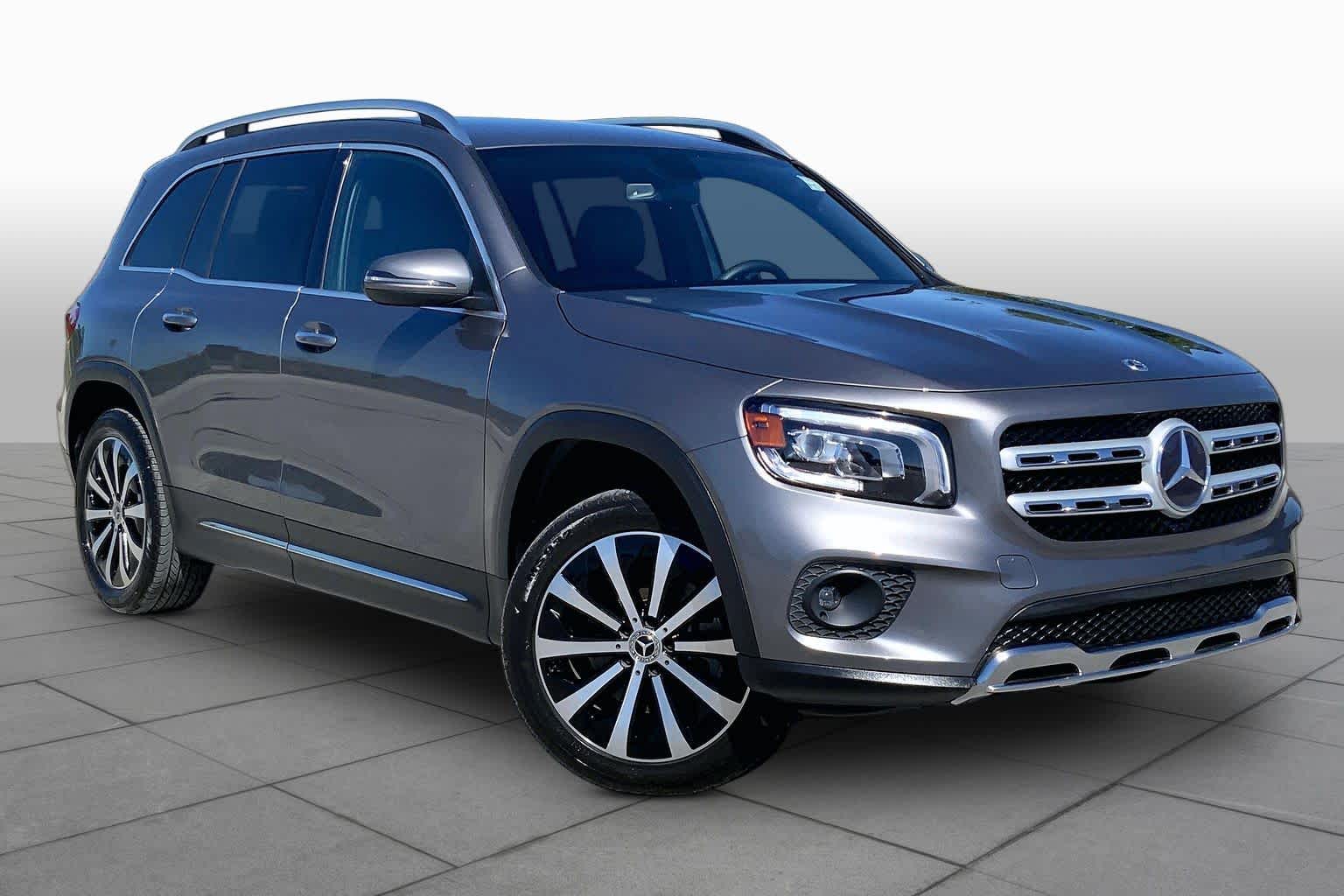2023 Mercedes-Benz GLB 250 photo 3 of 36