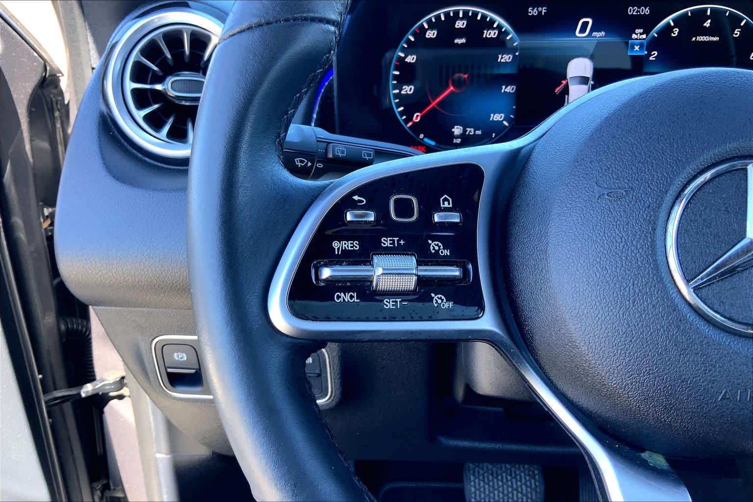2023 Mercedes-Benz GLB 250 photo 23 of 36