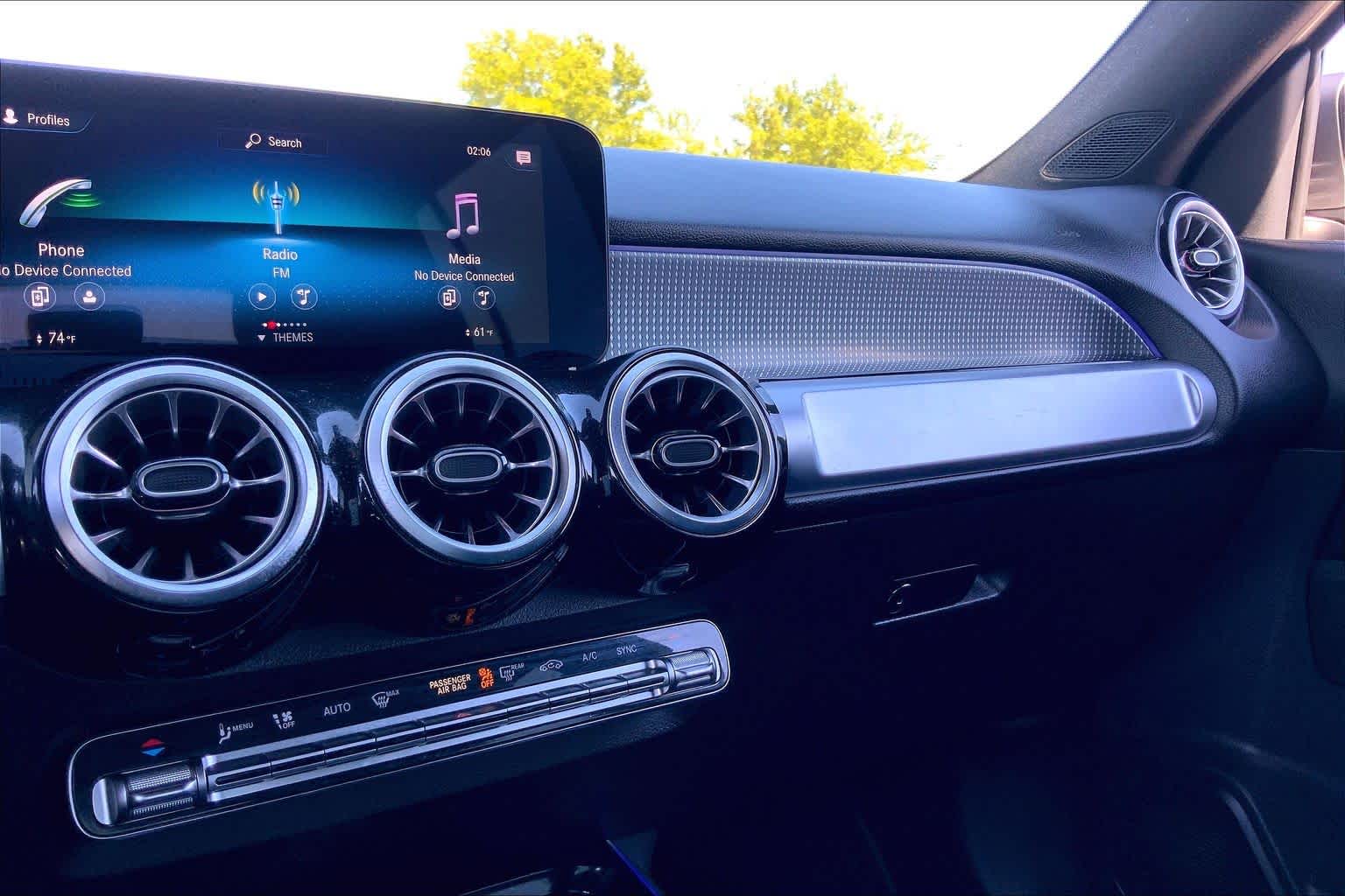 2023 Mercedes-Benz GLB 250 photo 35 of 36
