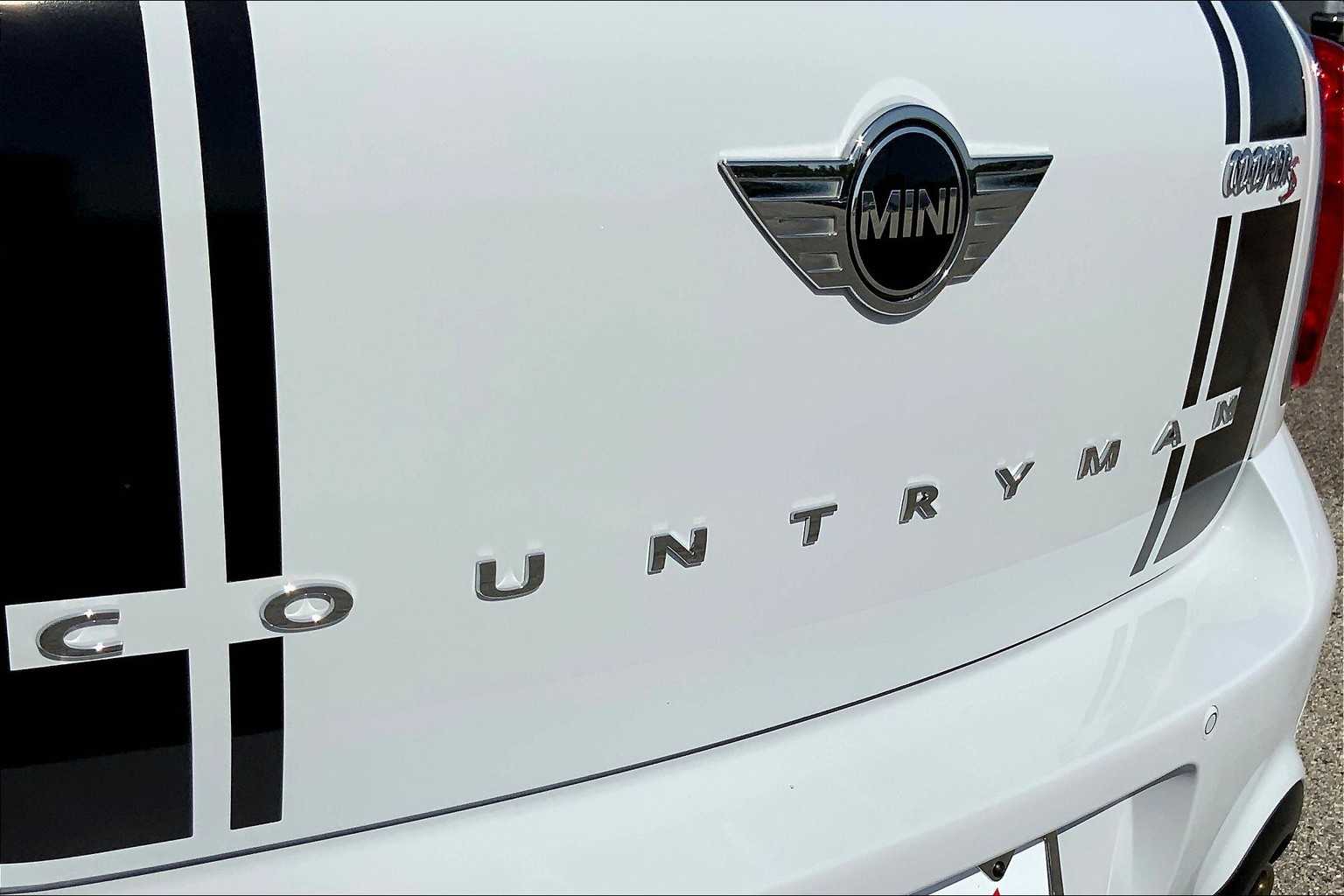 2016 MINI Countryman photo 10 of 33