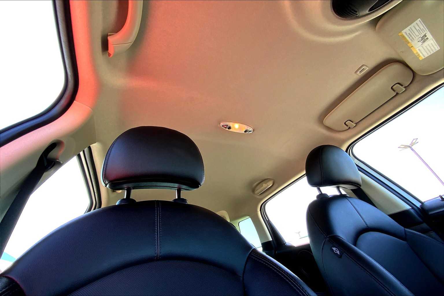 2016 MINI Countryman photo 14 of 33