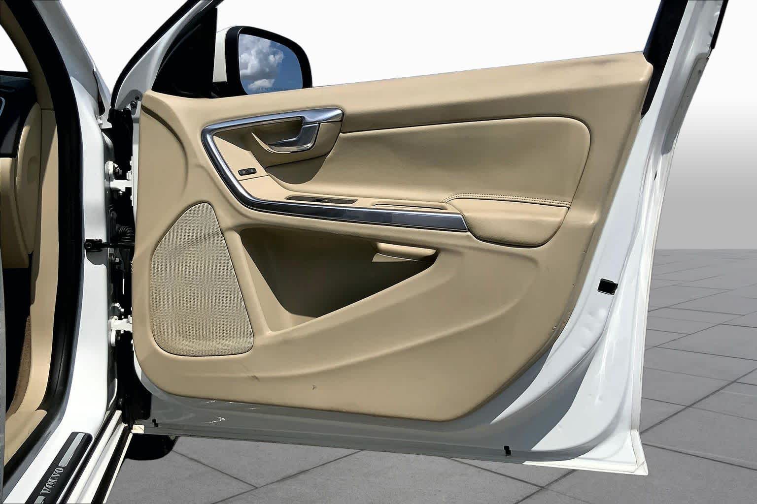 2015 Volvo V60 T5 Drive-E Platinum Crystal White Pearl at Mac Haik Ford