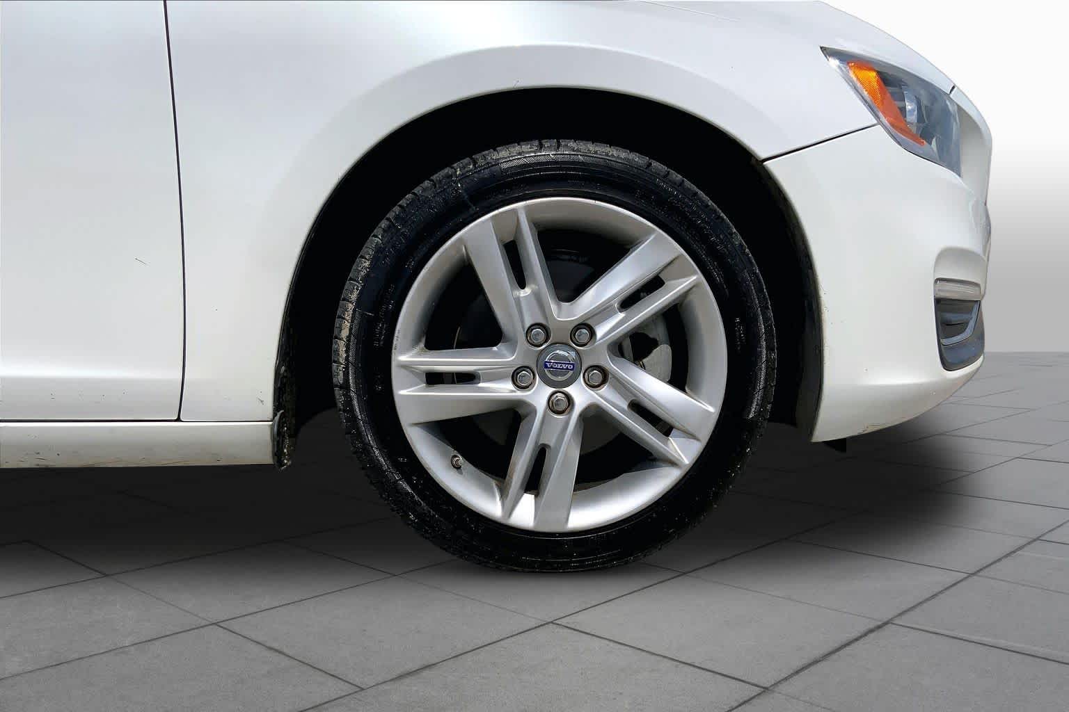 2015 Volvo V60 T5 Drive-E Platinum Crystal White Pearl at Mac Haik Ford
