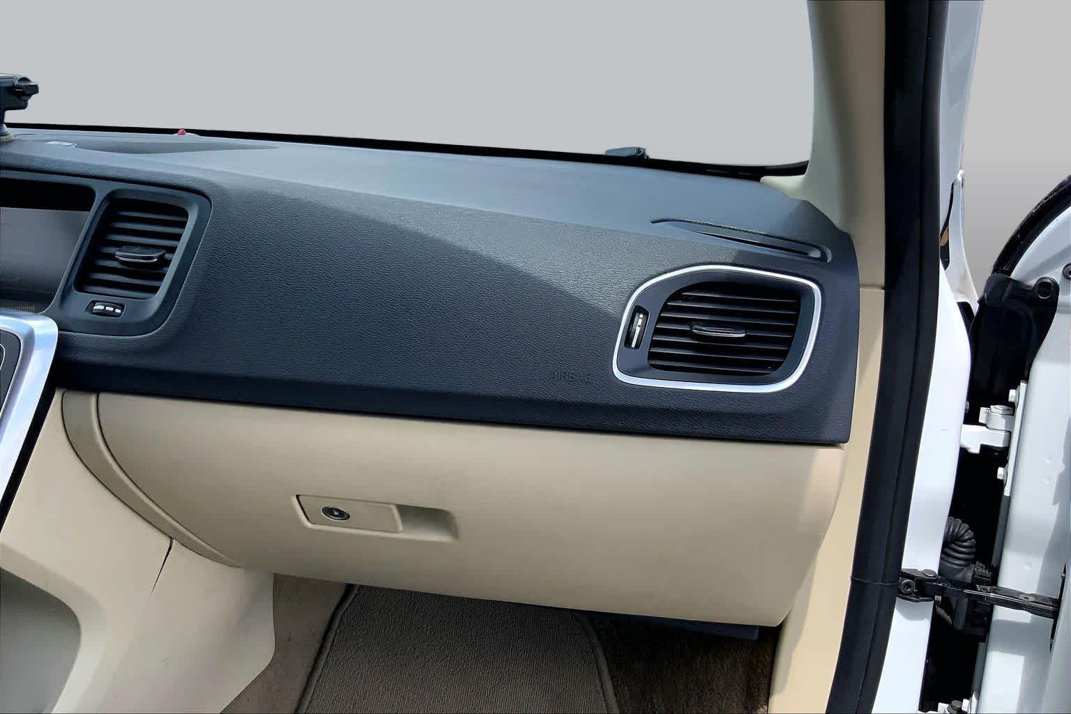 2015 Volvo V60 T5 Drive-E Platinum Crystal White Pearl at Mac Haik Ford
