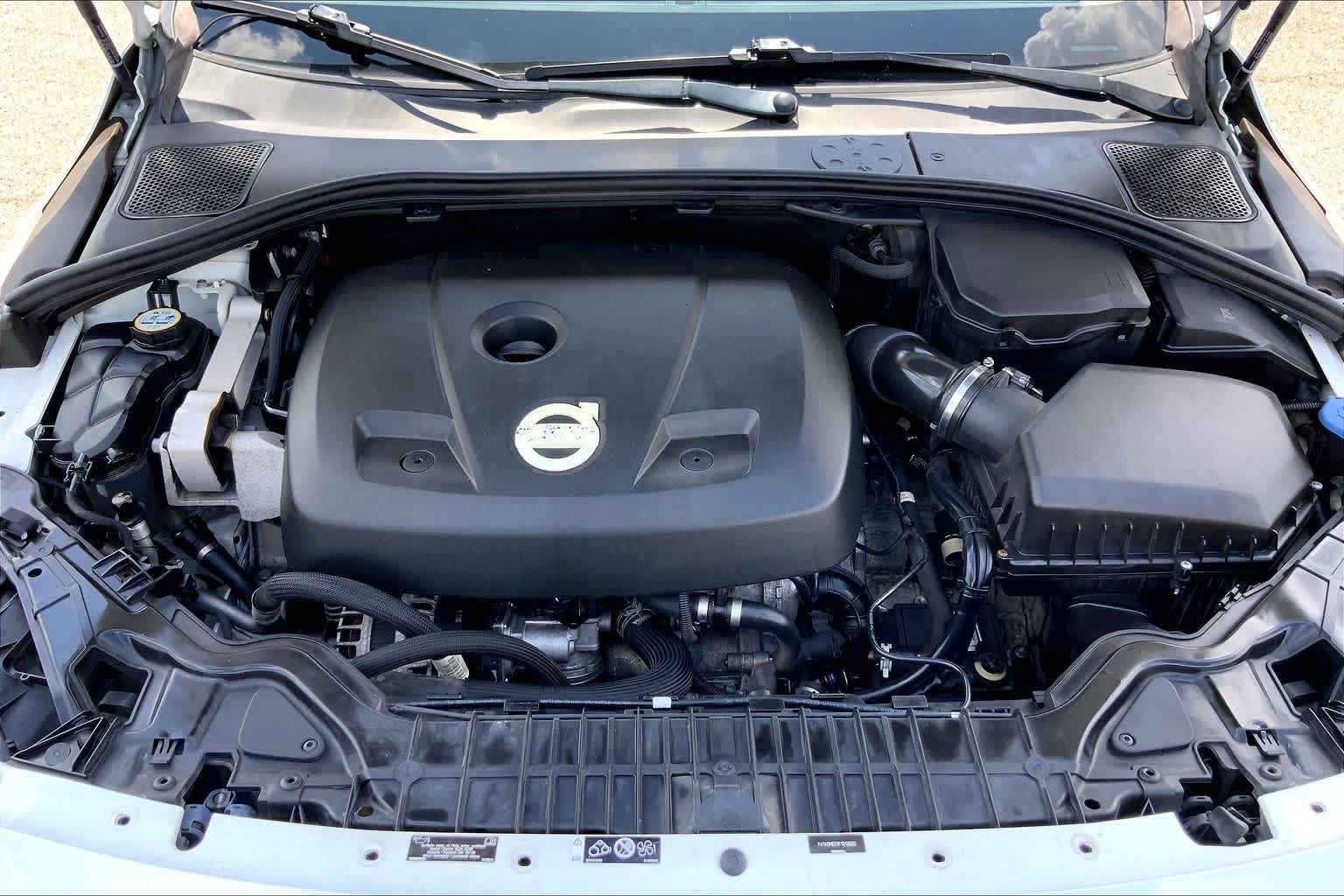 2015 Volvo V60 T5 Drive-E Platinum Crystal White Pearl at Mac Haik Ford
