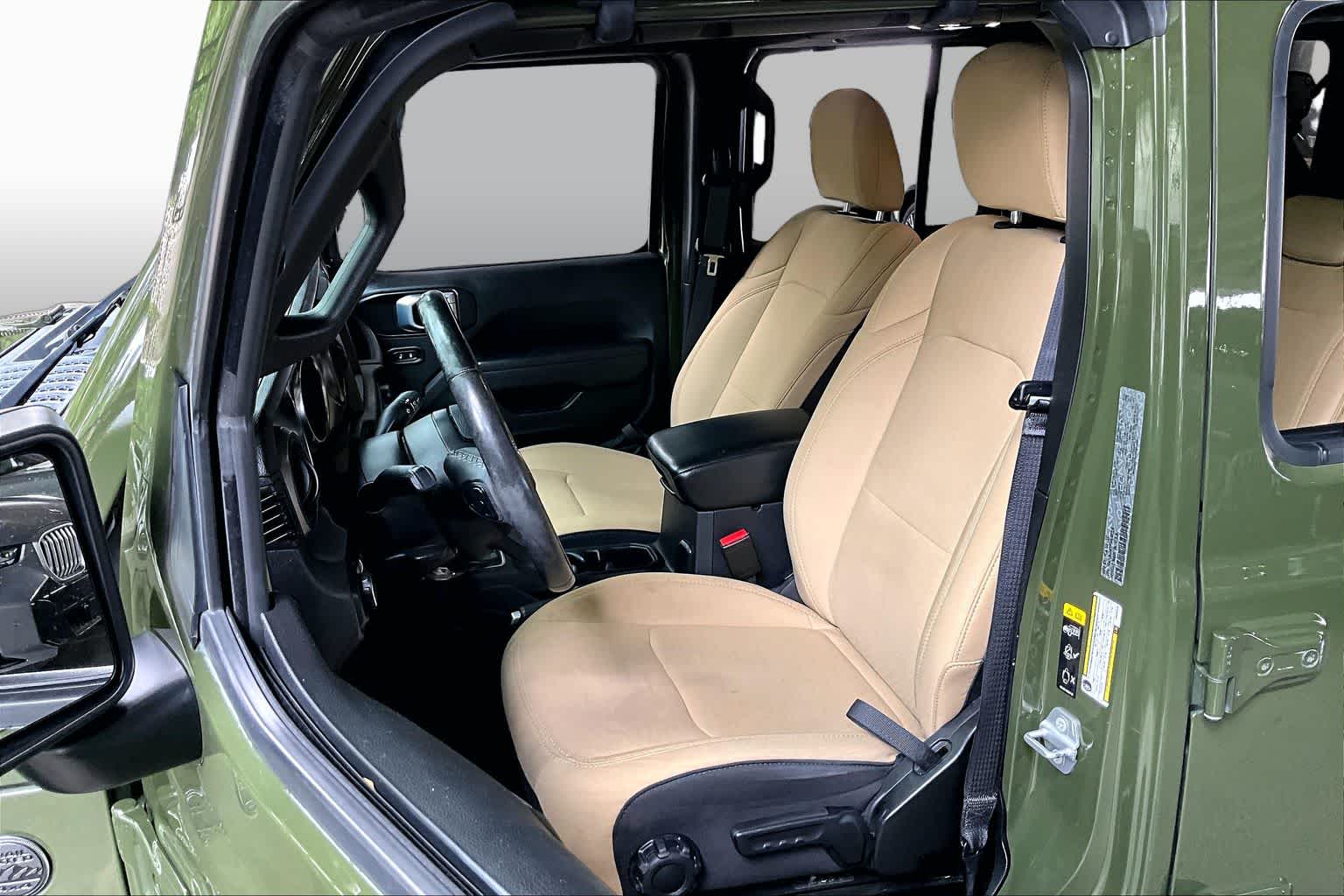 View vehicle photo 7