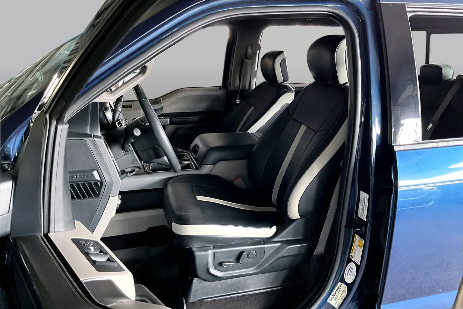 View vehicle photo 7