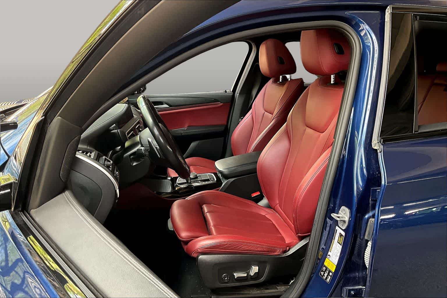 View vehicle photo 7