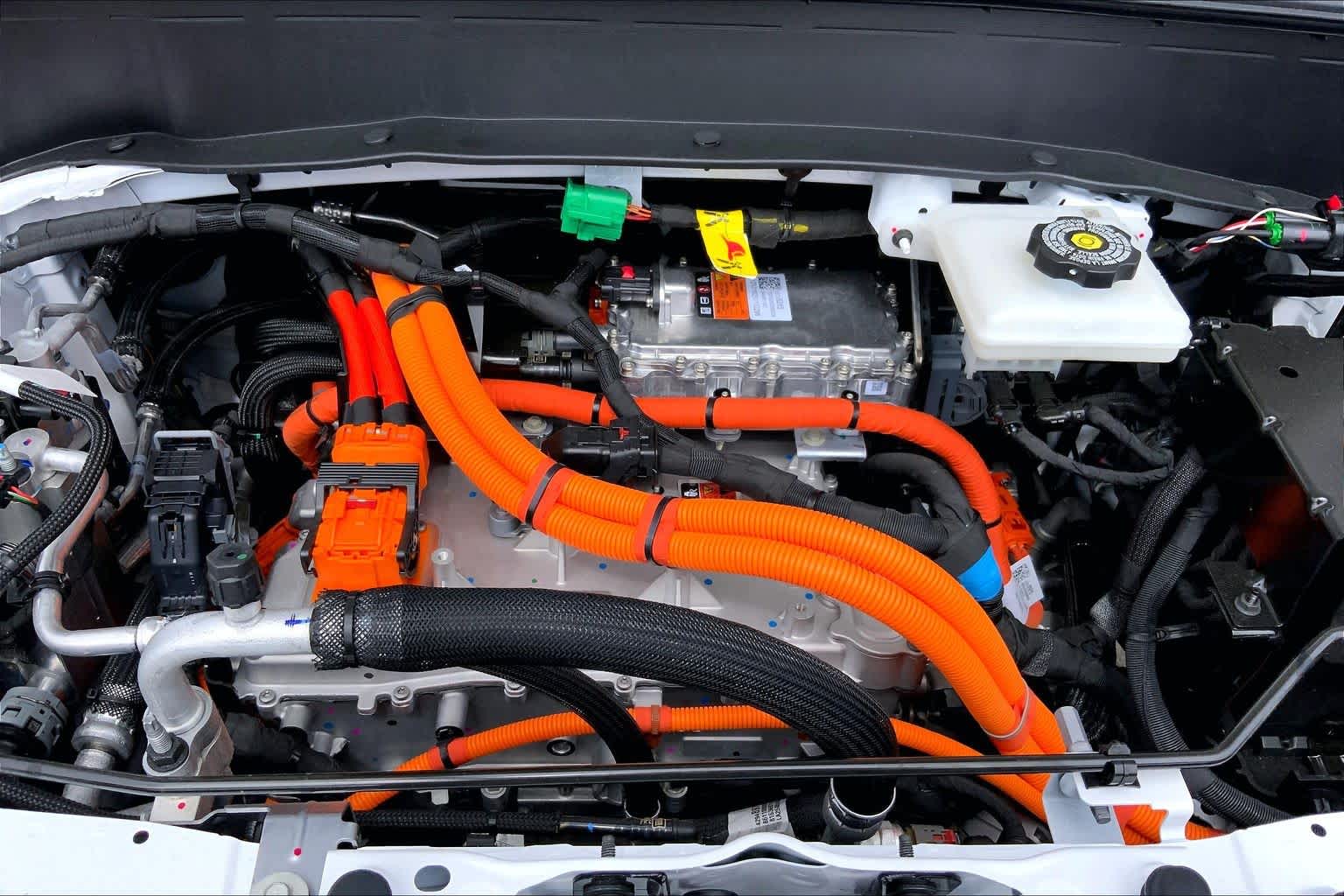 New 2027 Summit White Chevrolet LT image 16