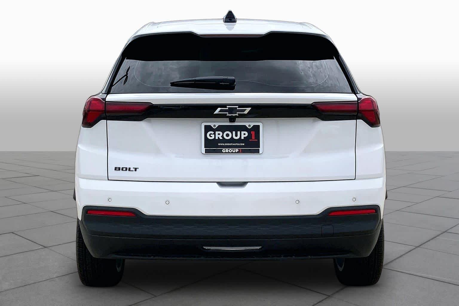 New 2027 Summit White Chevrolet LT image 5