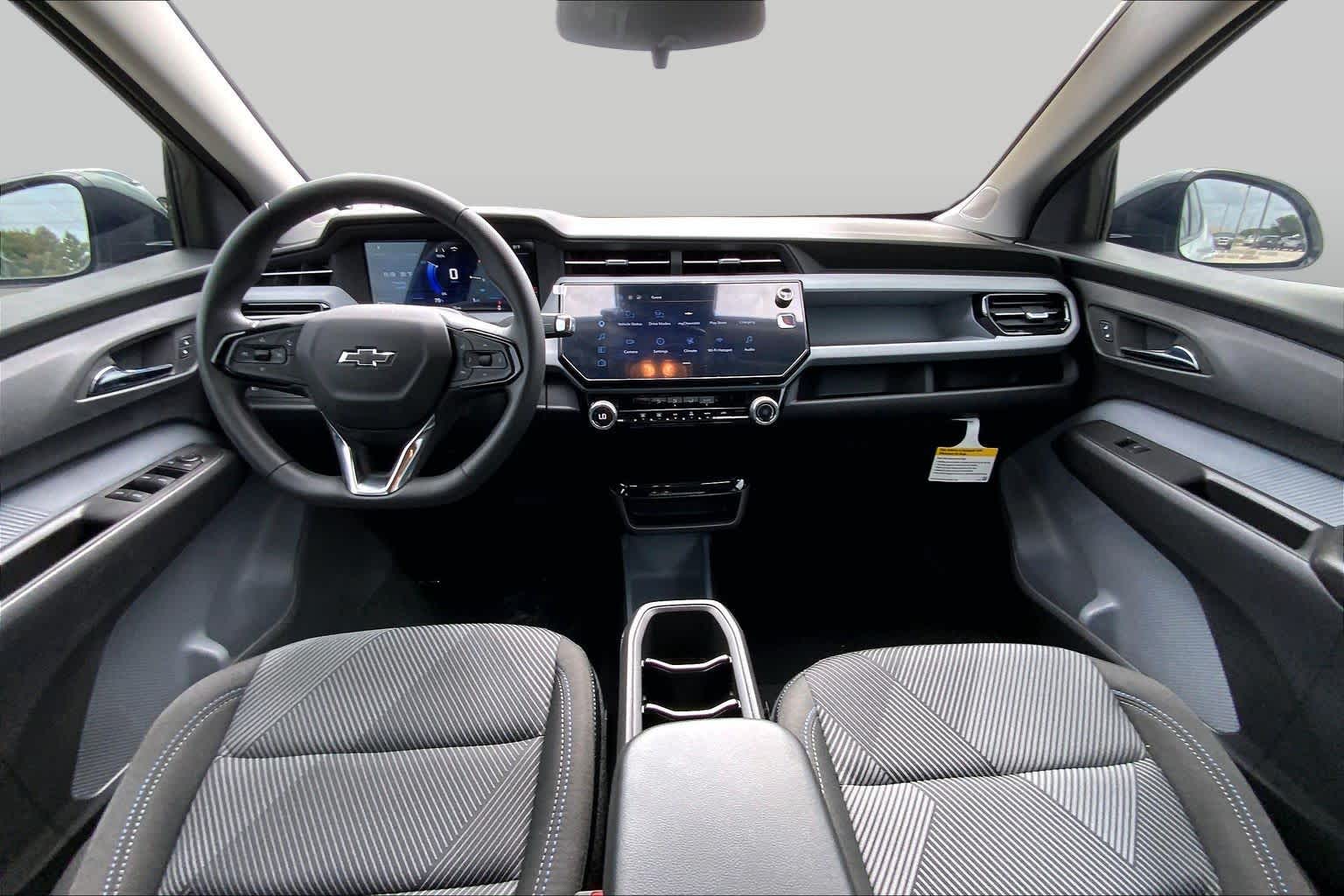 New 2027 Summit White Chevrolet LT image 6