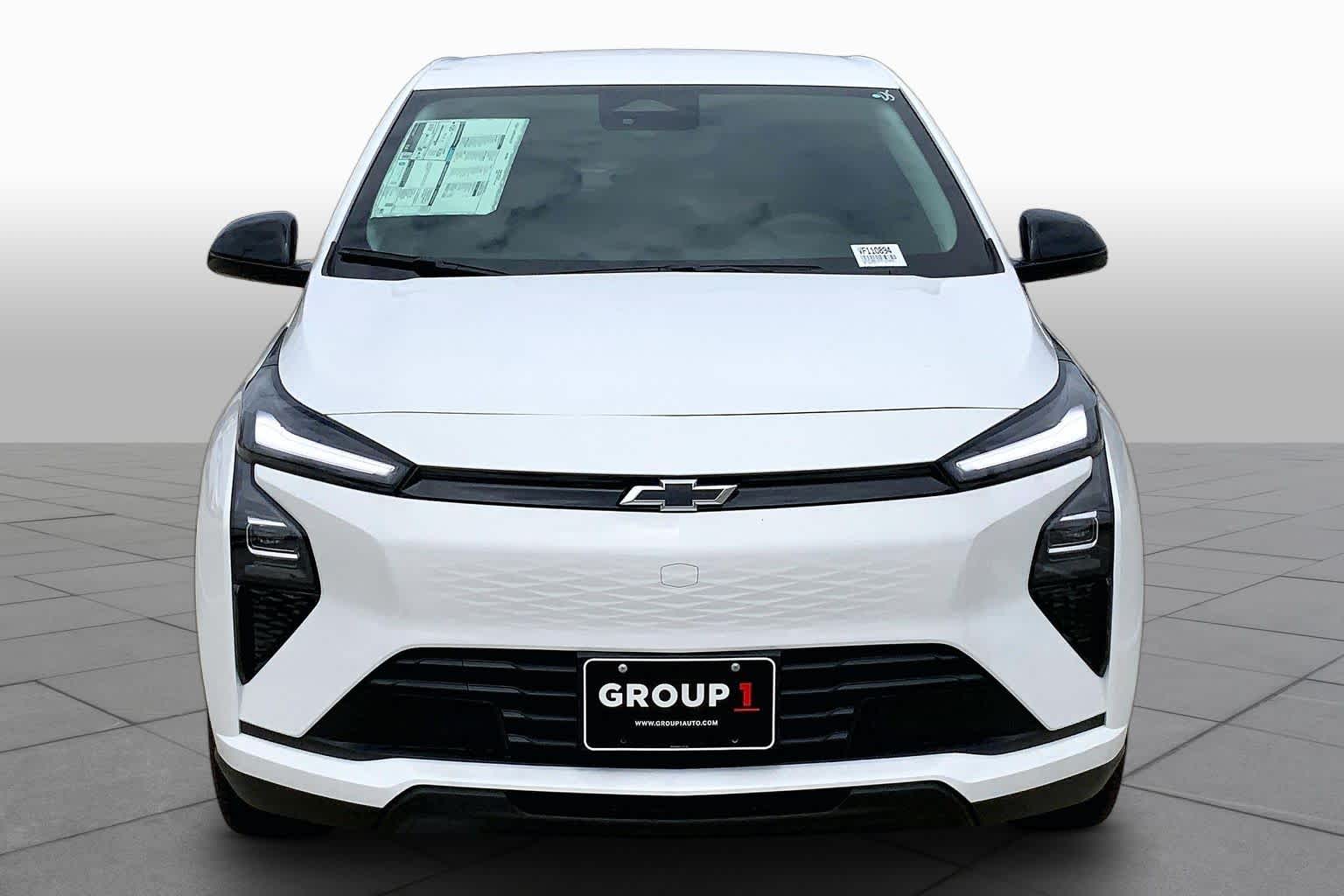 New 2027 Summit White Chevrolet LT image 2