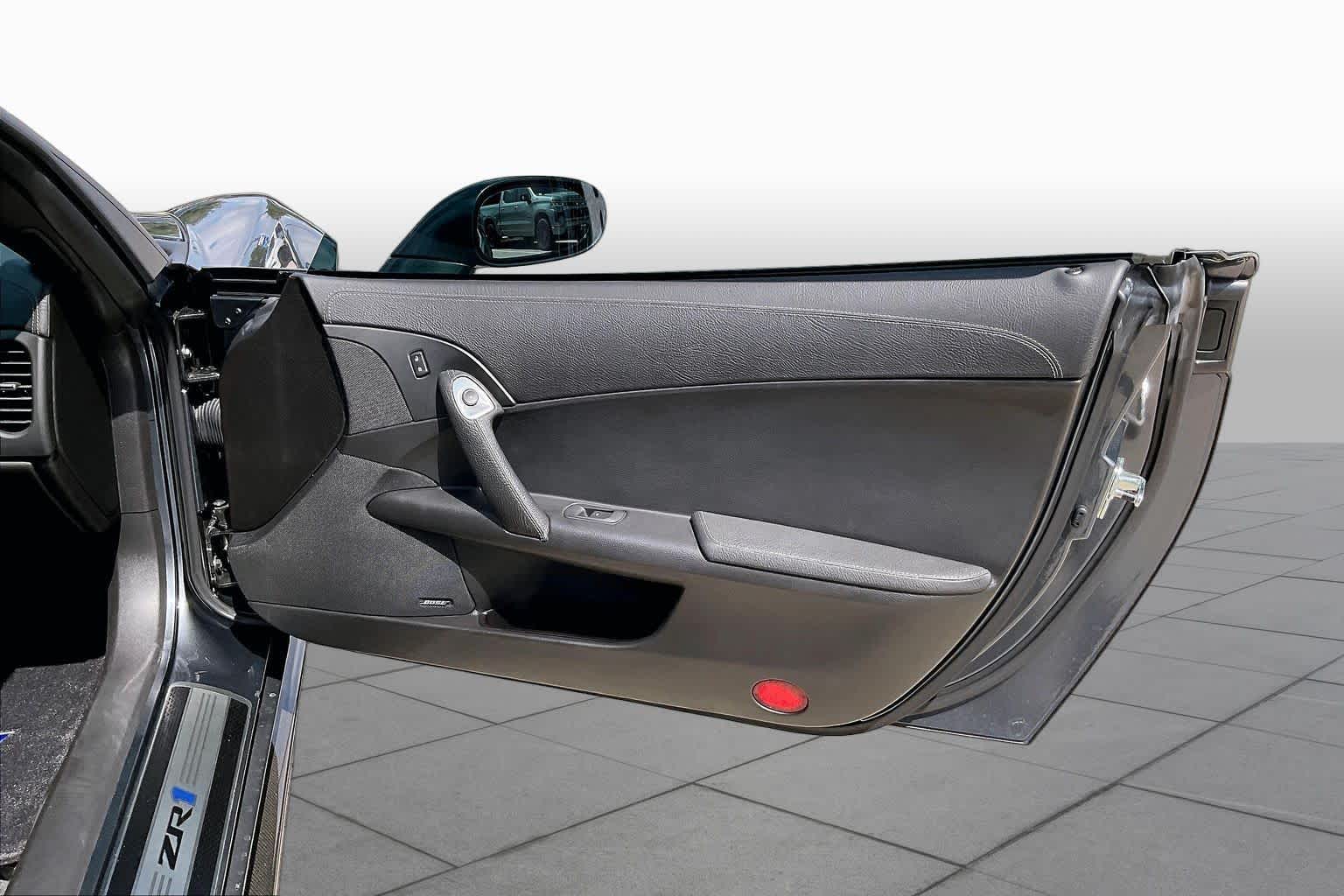 Used 2009 CYBER GRAY METALLIC Chevrolet ZR1 w/3ZR image 19