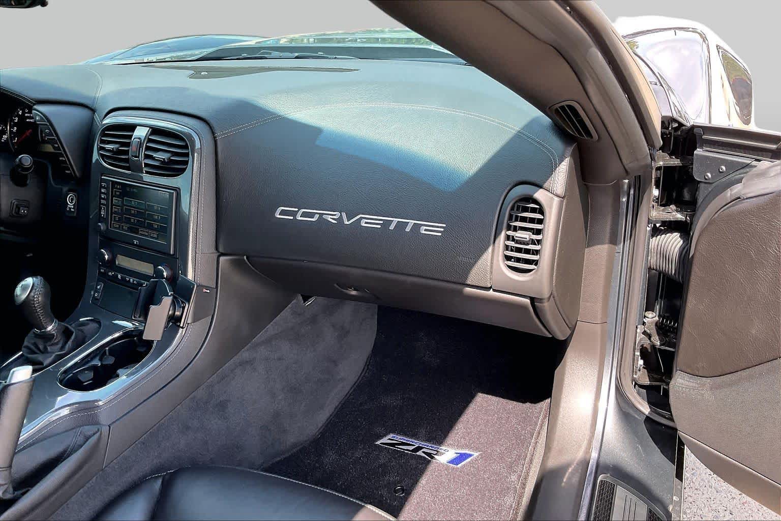 Used 2009 CYBER GRAY METALLIC Chevrolet ZR1 w/3ZR image 17