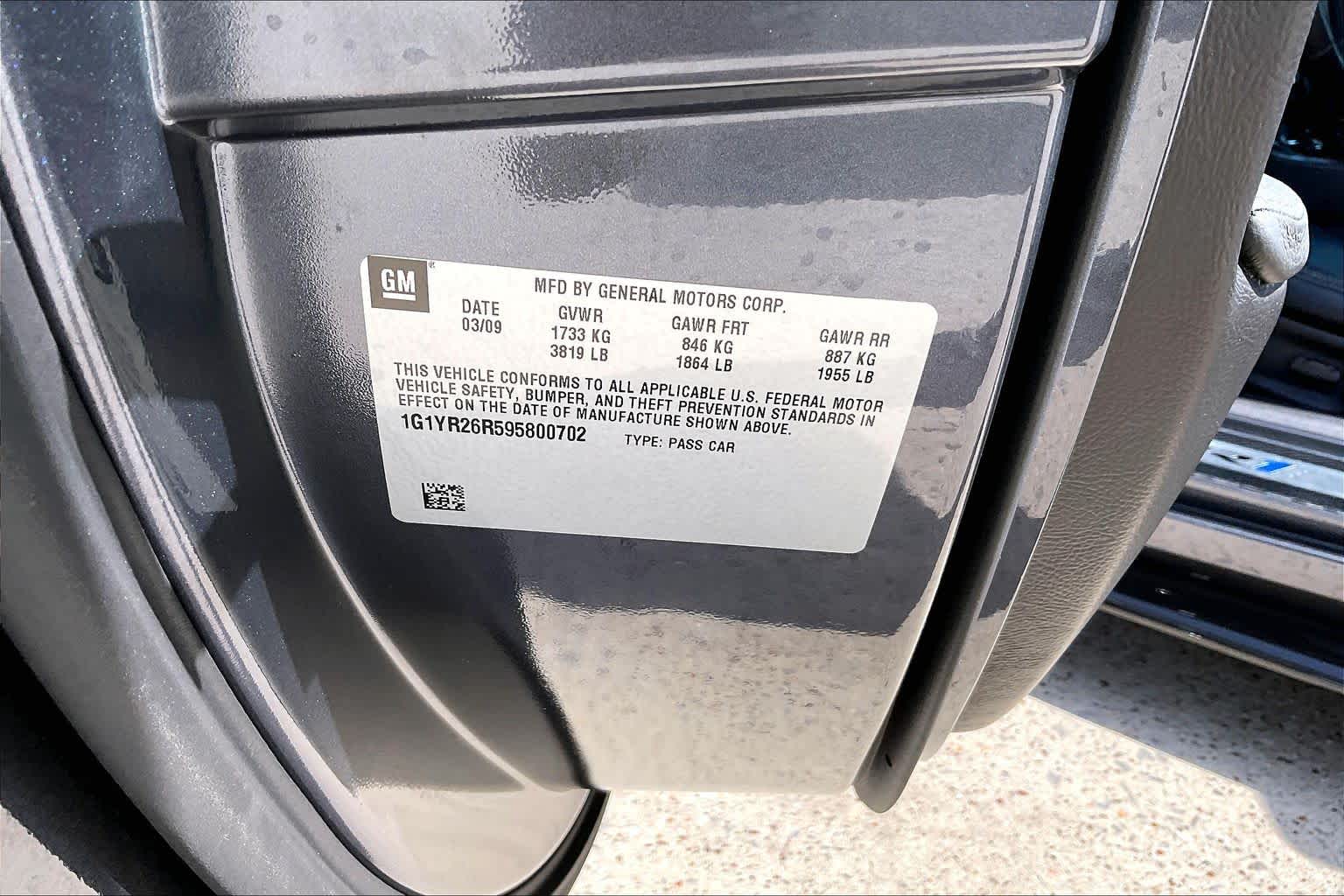 Used 2009 CYBER GRAY METALLIC Chevrolet ZR1 w/3ZR image 32