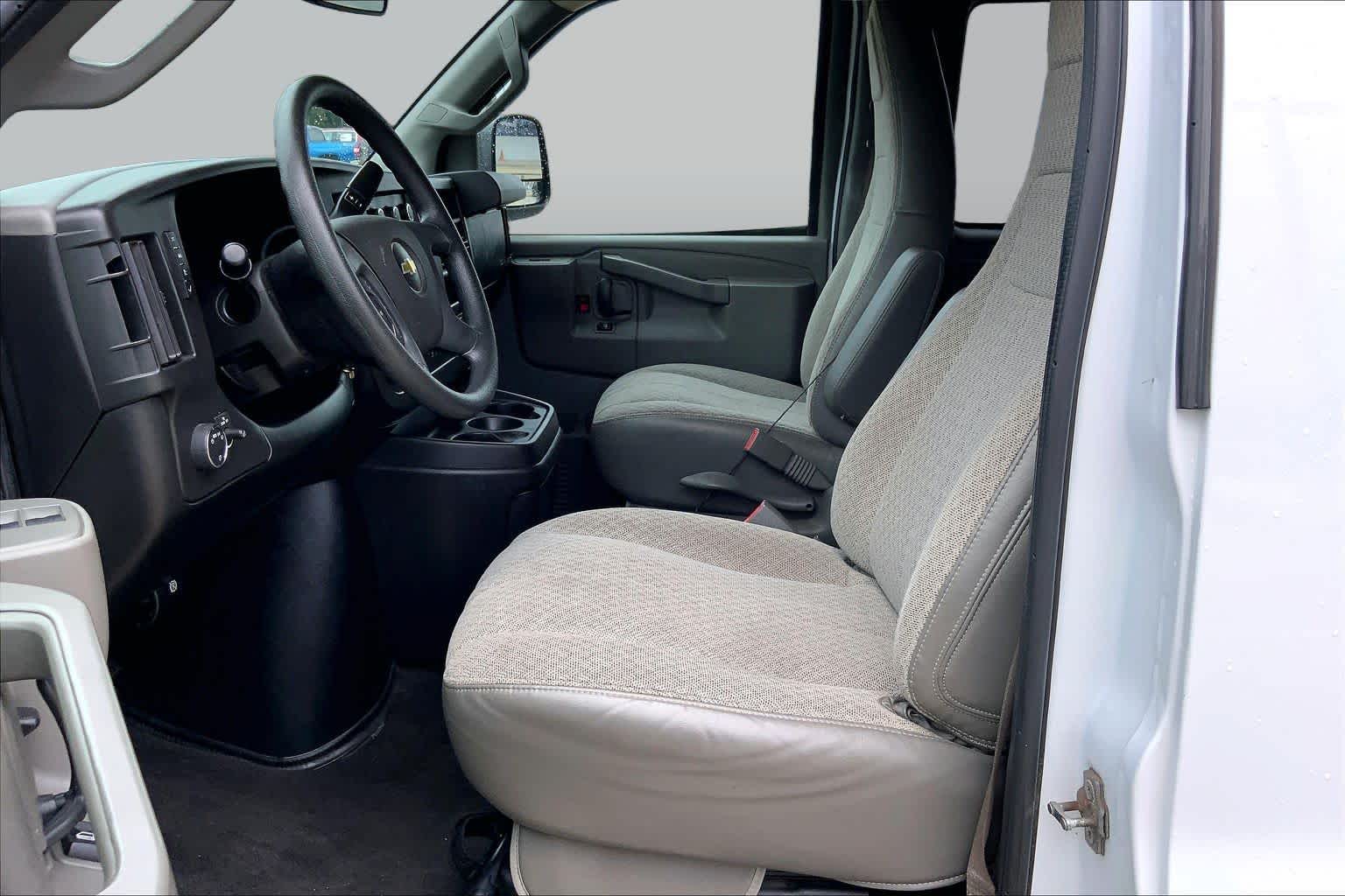 Pre-Owned 2020 Chevrolet Express Passenger 2500 LT