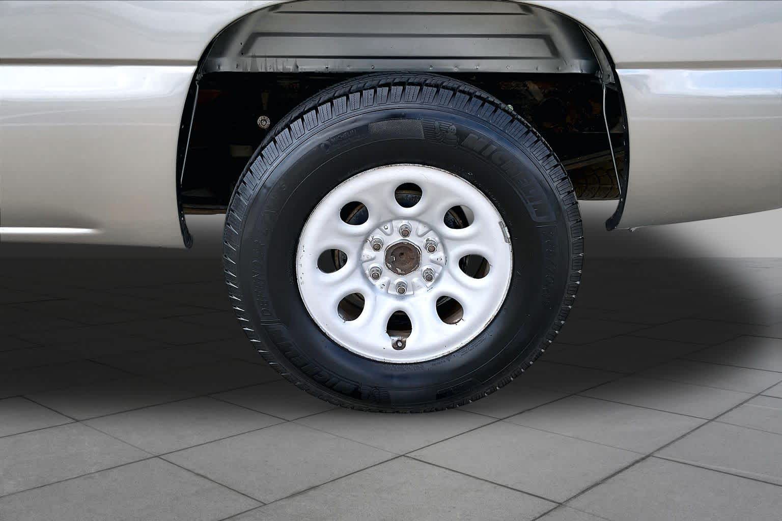 Used 2006 Graystone Metallic Chevrolet Work Truck image 9