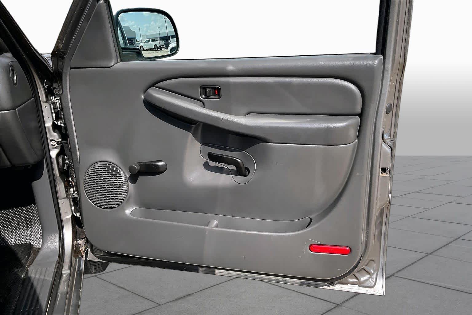 Used 2006 Graystone Metallic Chevrolet Work Truck image 20