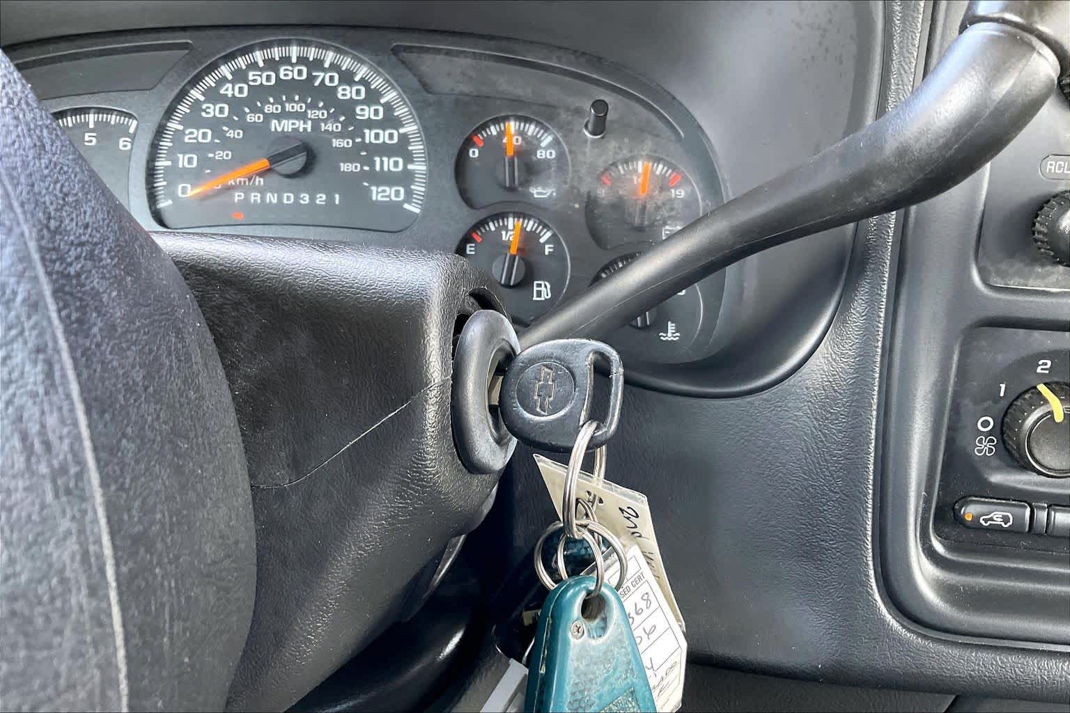 Used 2006 Graystone Metallic Chevrolet Work Truck image 31