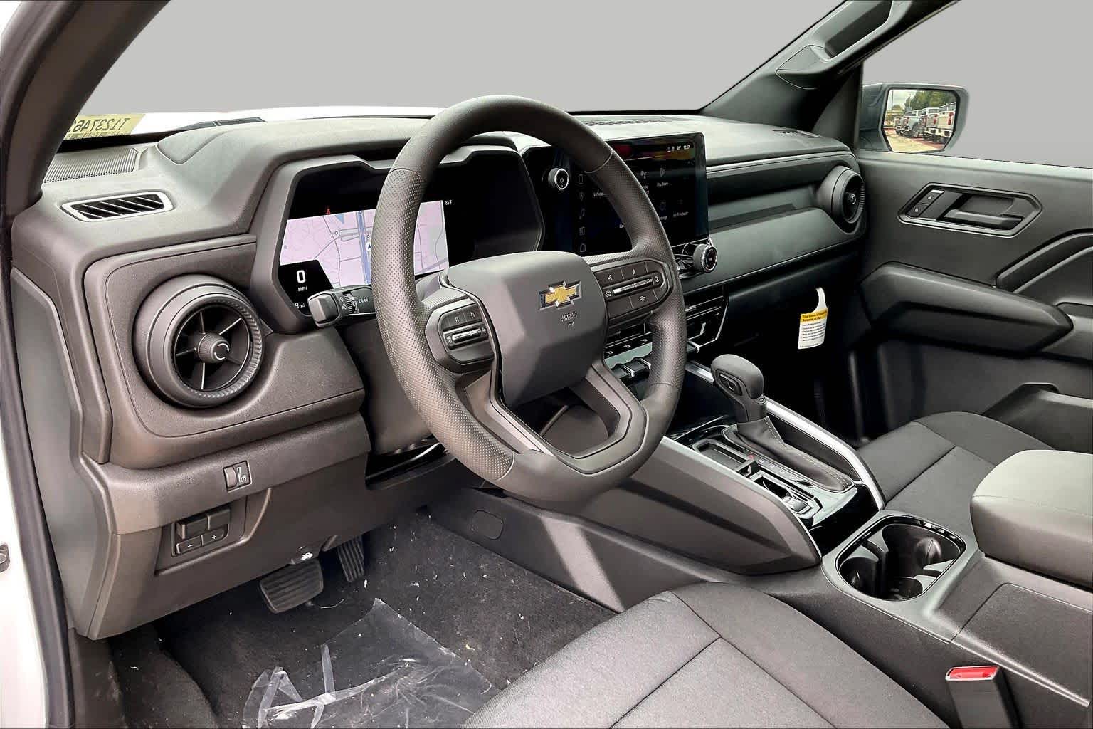 New 2026 Summit White Chevrolet WT image 9