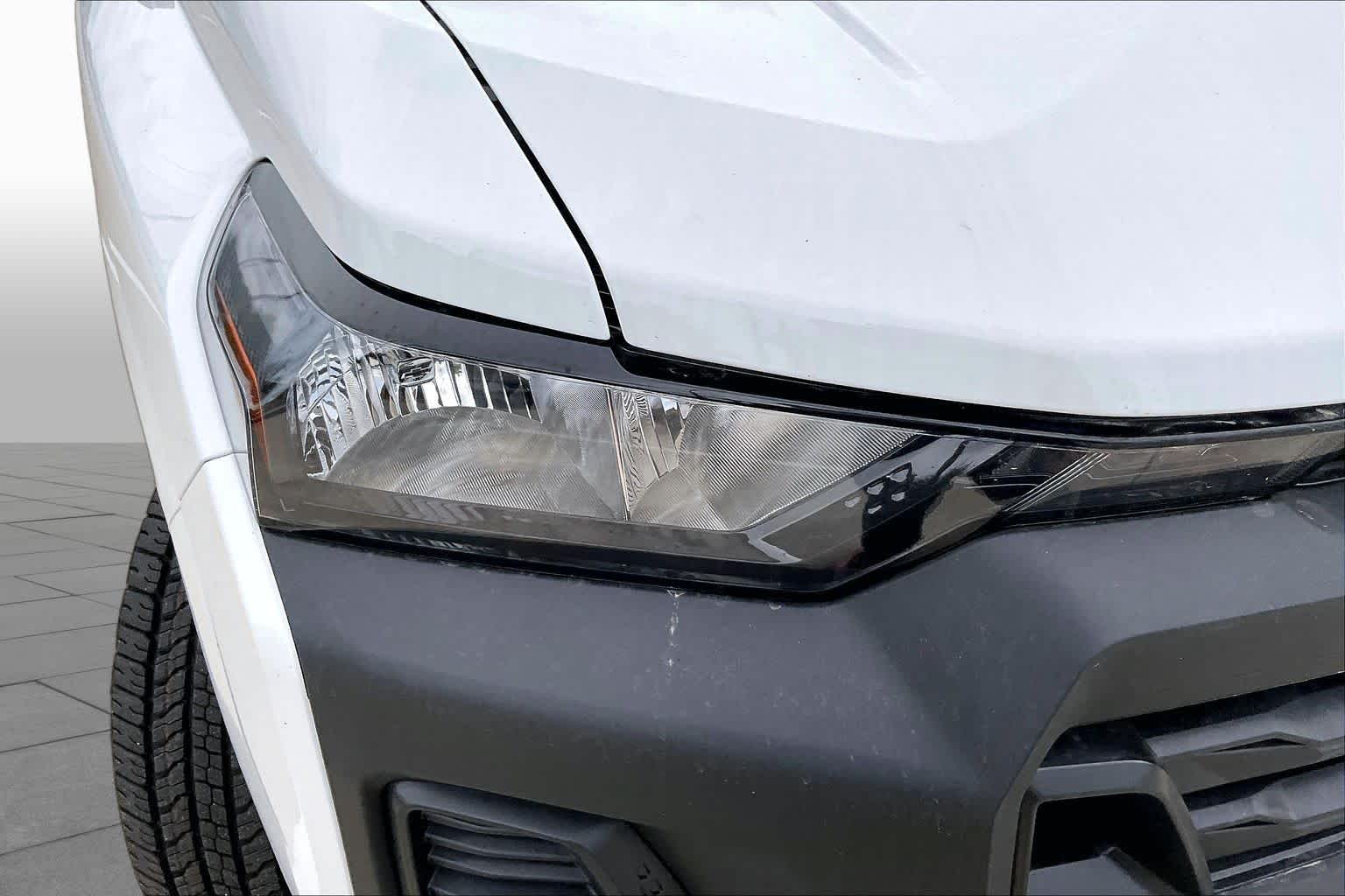New 2026 Summit White Chevrolet WT image 13