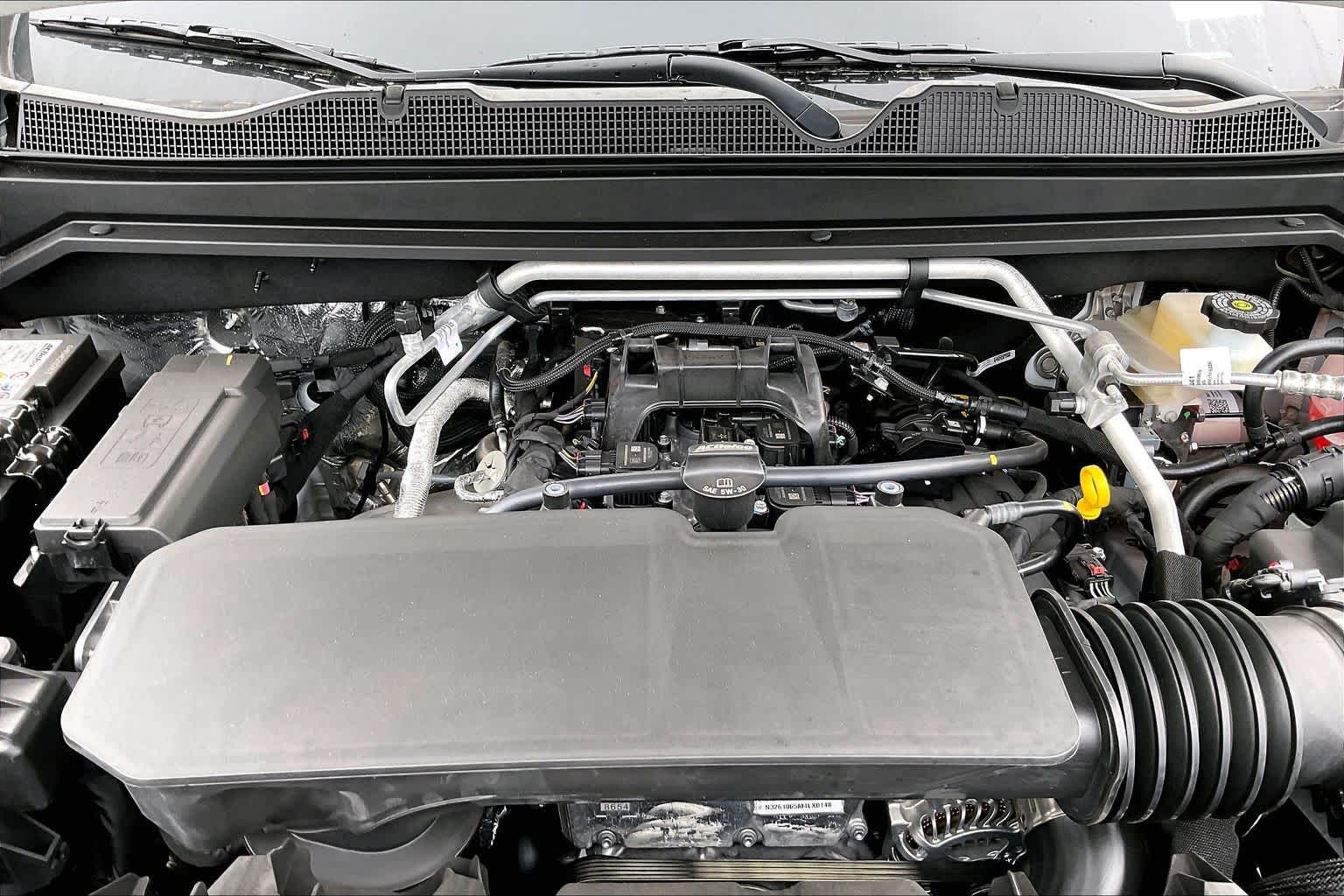 New 2026 Summit White Chevrolet WT image 16