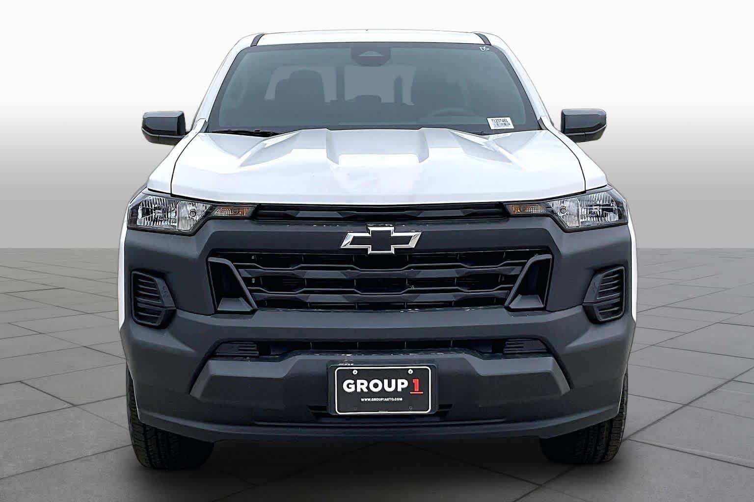 New 2026 Summit White Chevrolet WT image 2