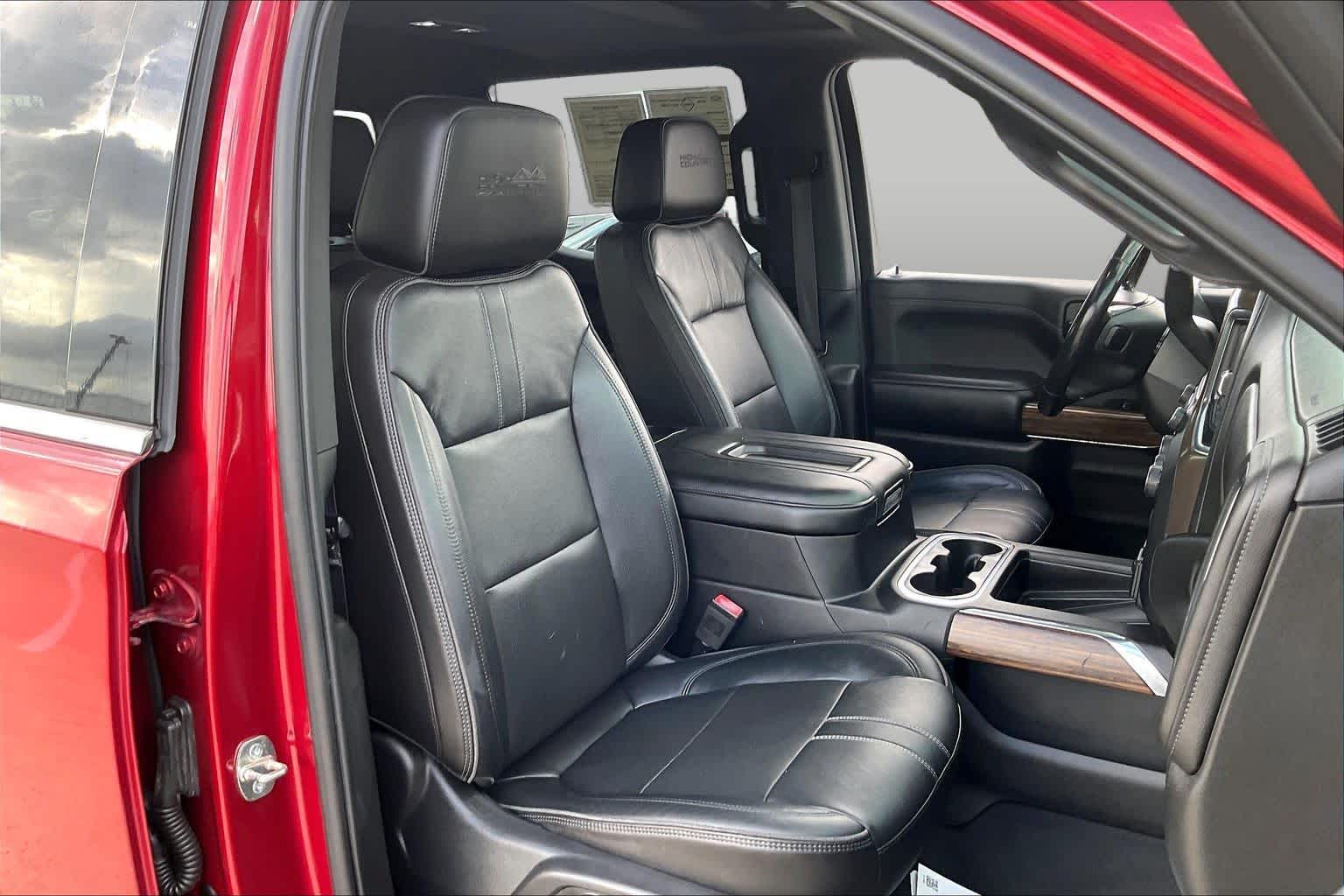 Used 2019 CAJUN RED TINTCOAT Chevrolet High Country image 9