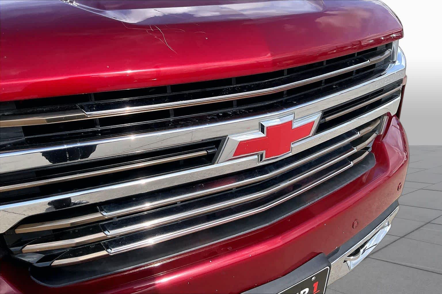 Used 2019 CAJUN RED TINTCOAT Chevrolet High Country image 30