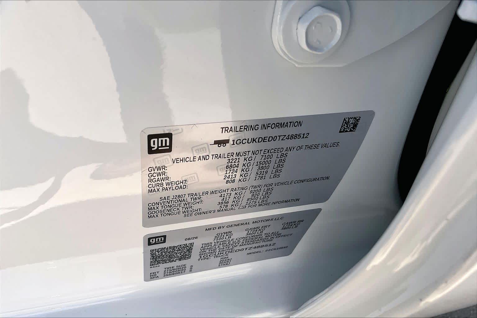 New 2026 Summit White Chevrolet LT image 21