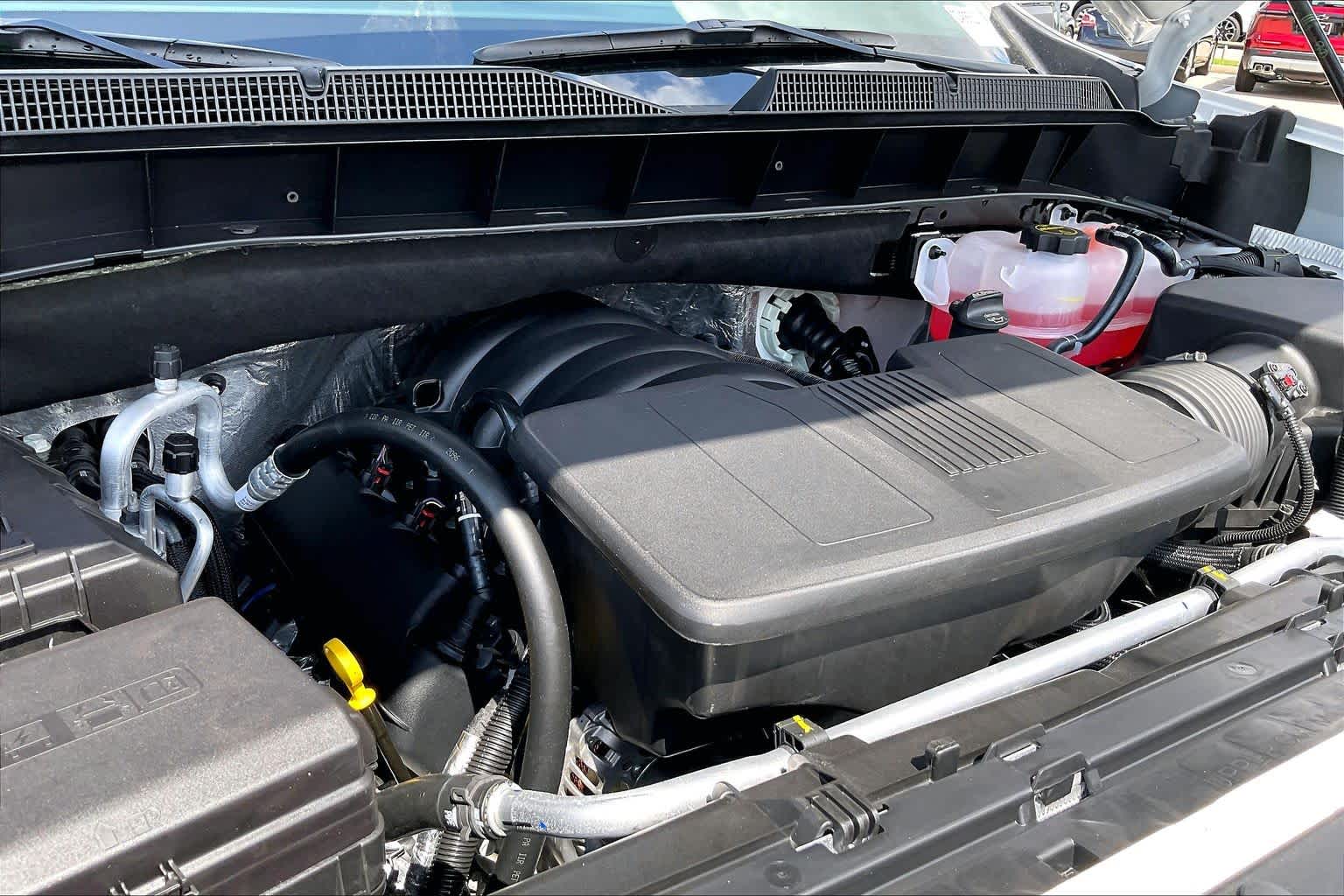 New 2026 Summit White Chevrolet LT image 17