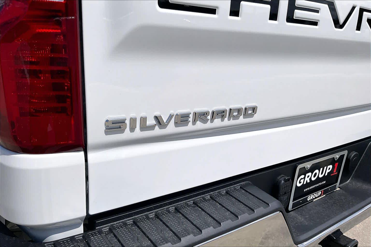 New 2026 Summit White Chevrolet LT image 15