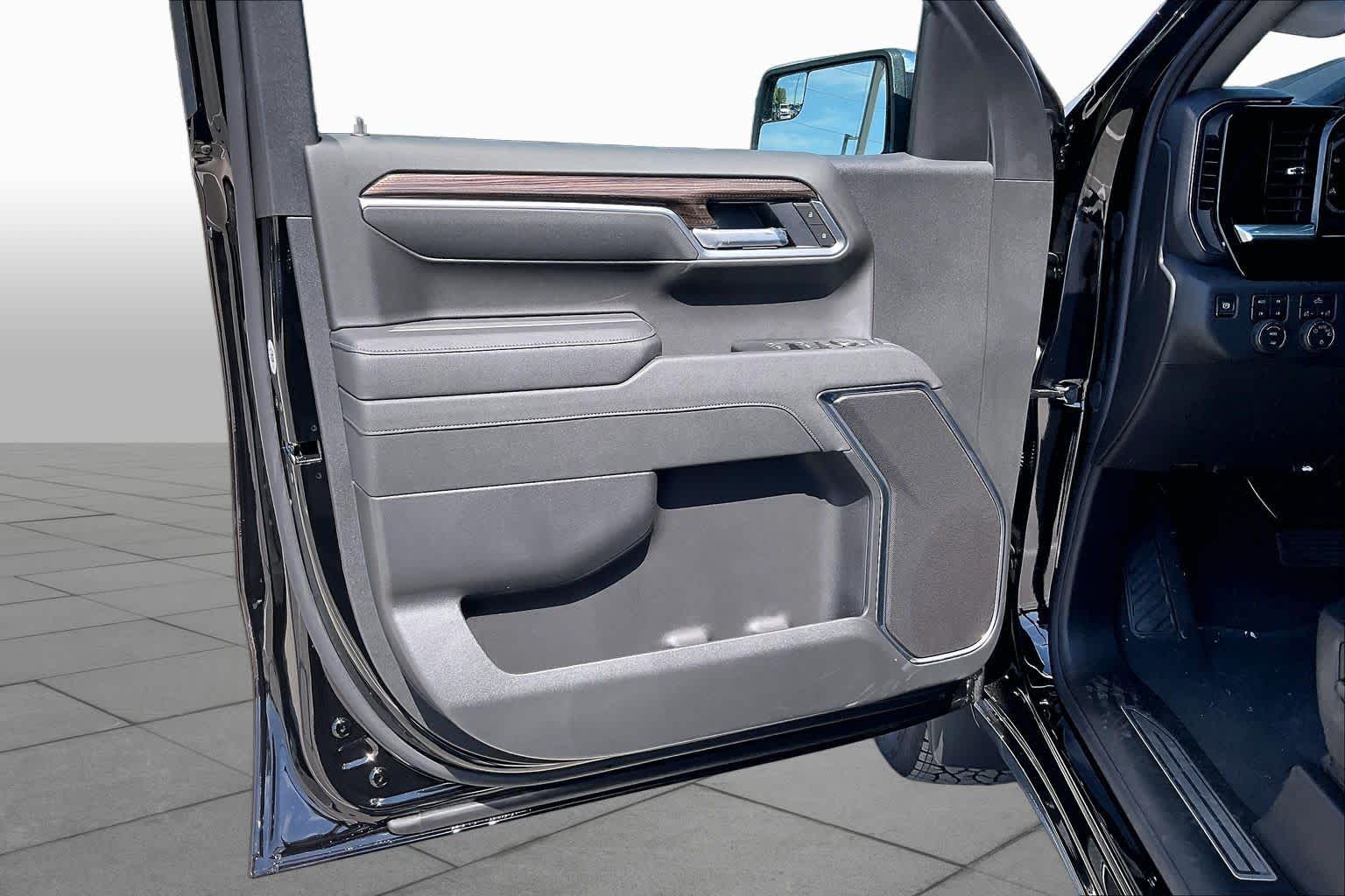 New 2026 Black Chevrolet LT image 9