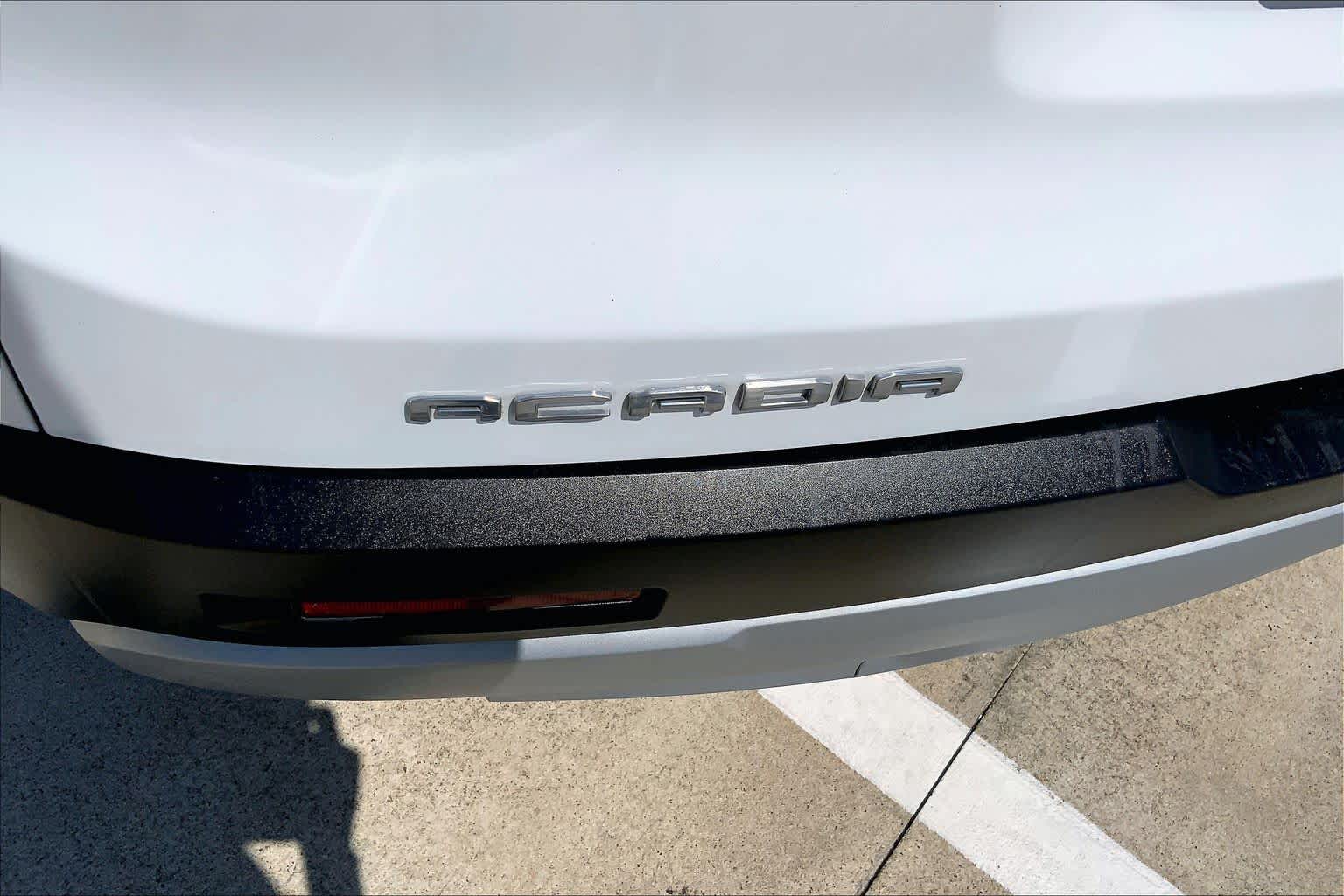 Certified Used 2023 Summit White GMC SLT image 19