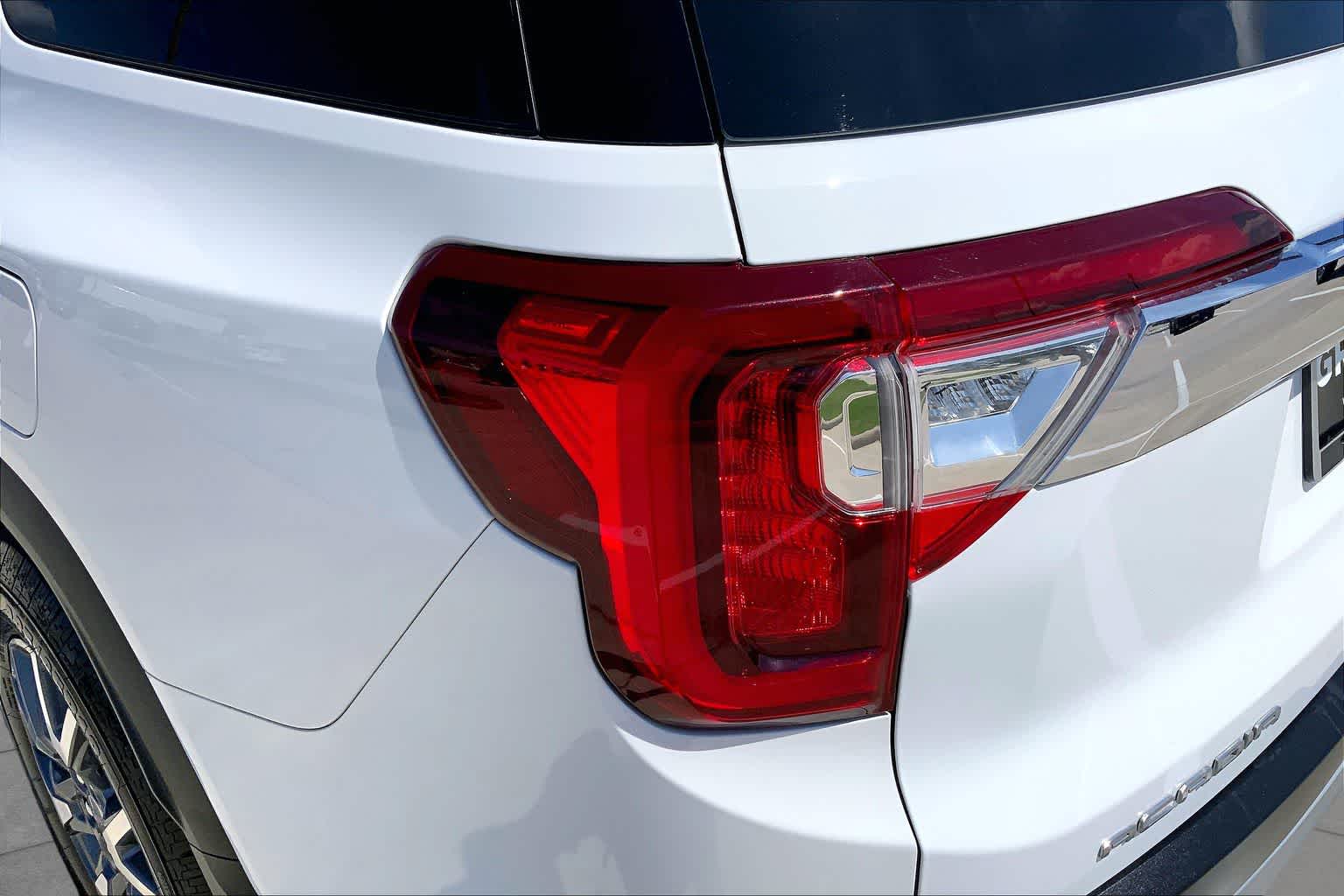 Certified Used 2023 Summit White GMC SLT image 53