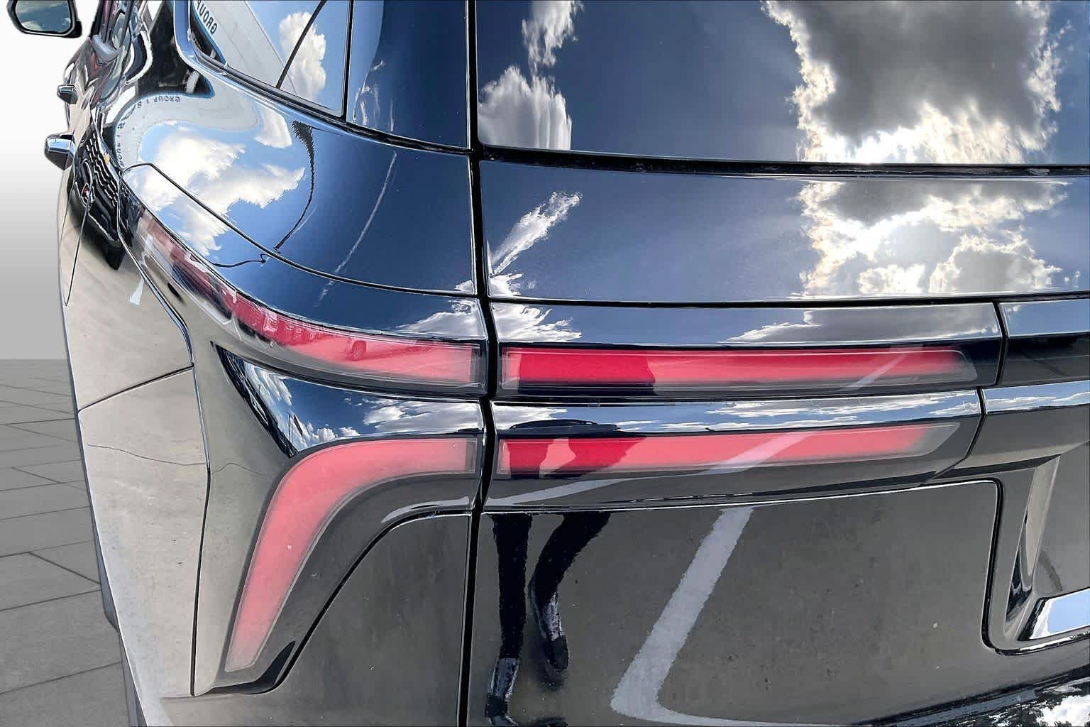 New 2027 Mosaic Black Metallic Chevrolet LT image 14