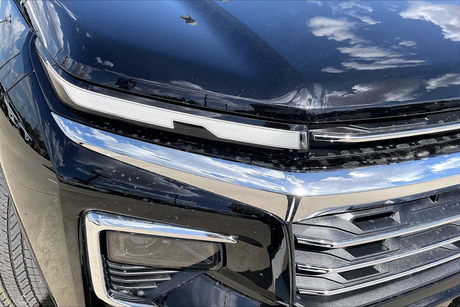 New 2027 Mosaic Black Metallic Chevrolet LT image 13