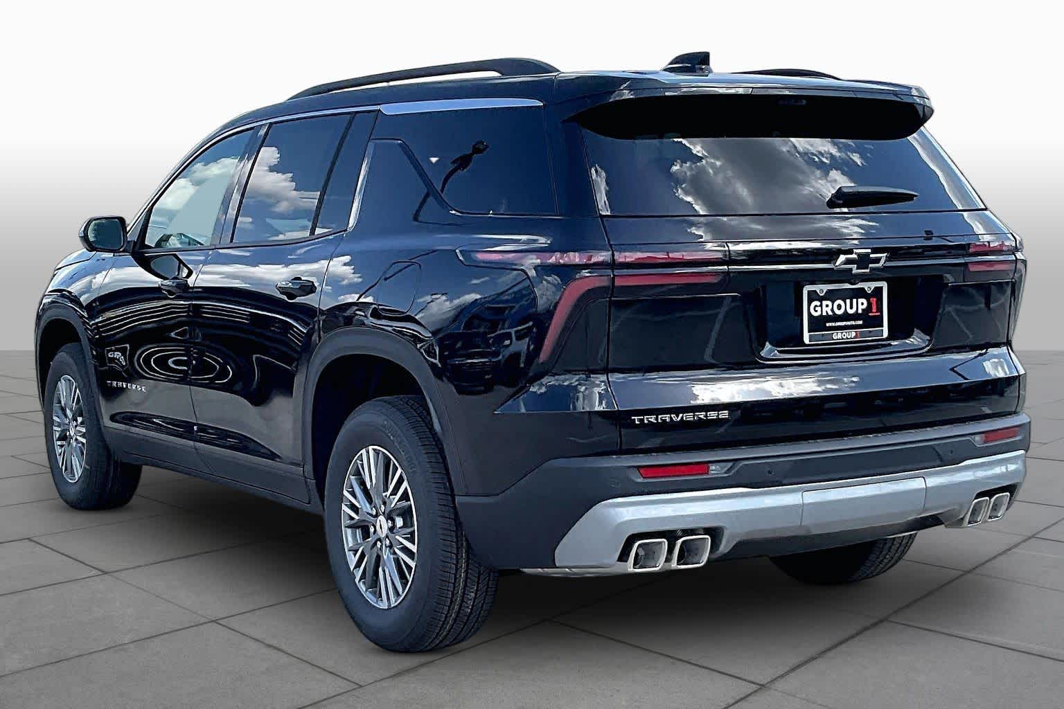 New 2027 Mosaic Black Metallic Chevrolet LT image 4