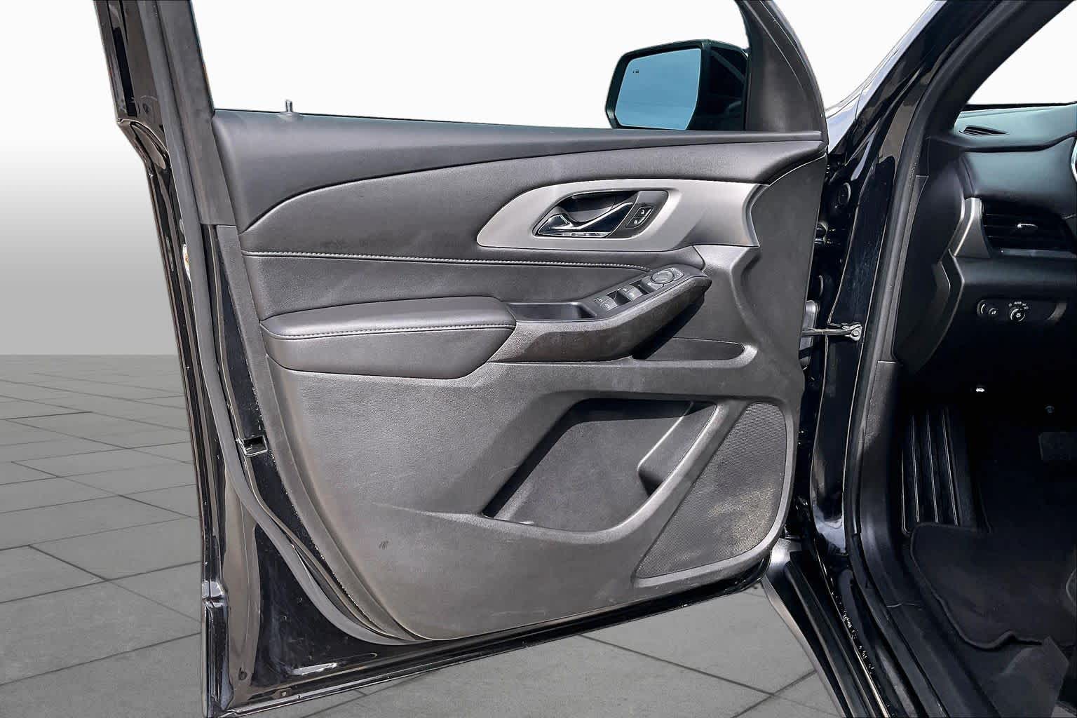 Used 2022 MOSAIC BLACK METALLIC Chevrolet LT Cloth image 20