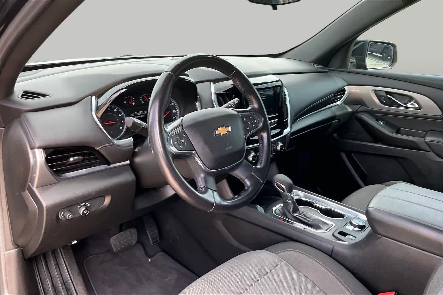 Used 2022 MOSAIC BLACK METALLIC Chevrolet LT Cloth image 16