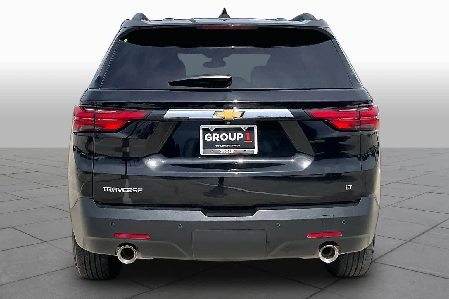Used 2022 MOSAIC BLACK METALLIC Chevrolet LT Cloth image 3