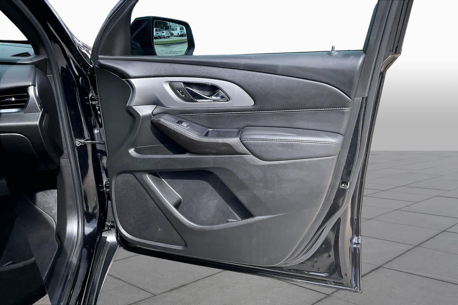 Used 2022 MOSAIC BLACK METALLIC Chevrolet LT Cloth image 21