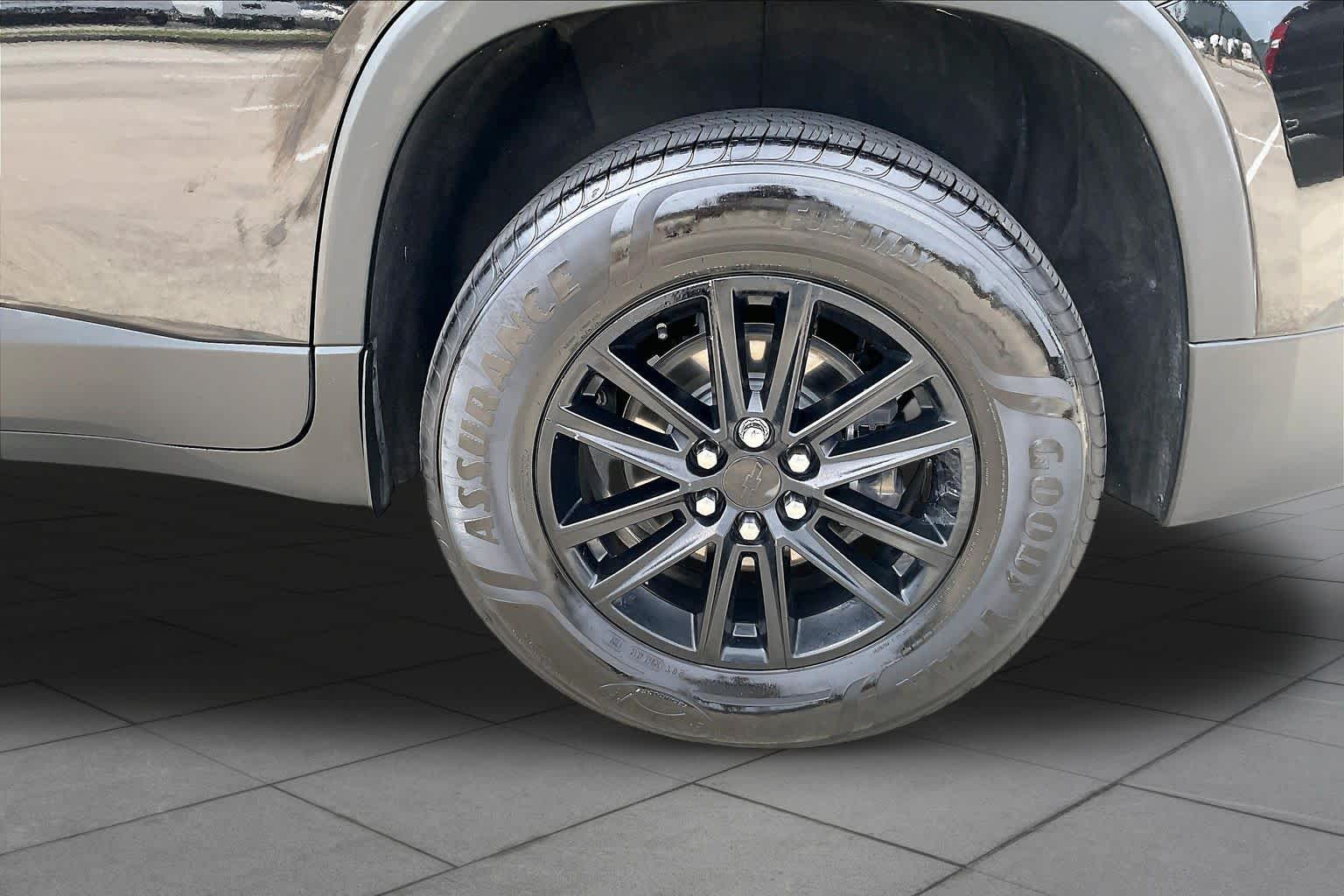 Used 2022 MOSAIC BLACK METALLIC Chevrolet LT Cloth image 9