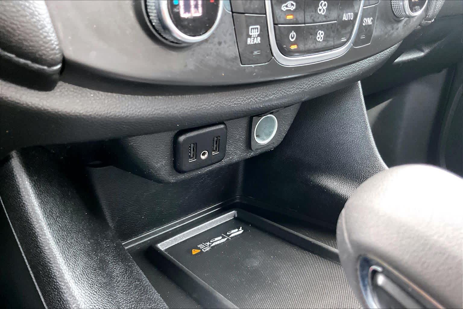 Used 2022 MOSAIC BLACK METALLIC Chevrolet LT Cloth image 33