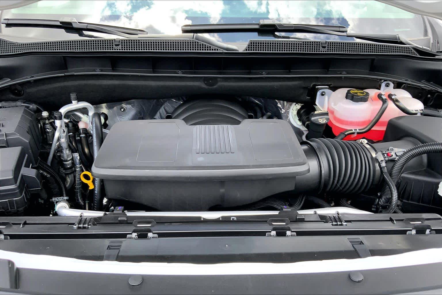 2026 Chevrolet Suburban LT - Photo 16